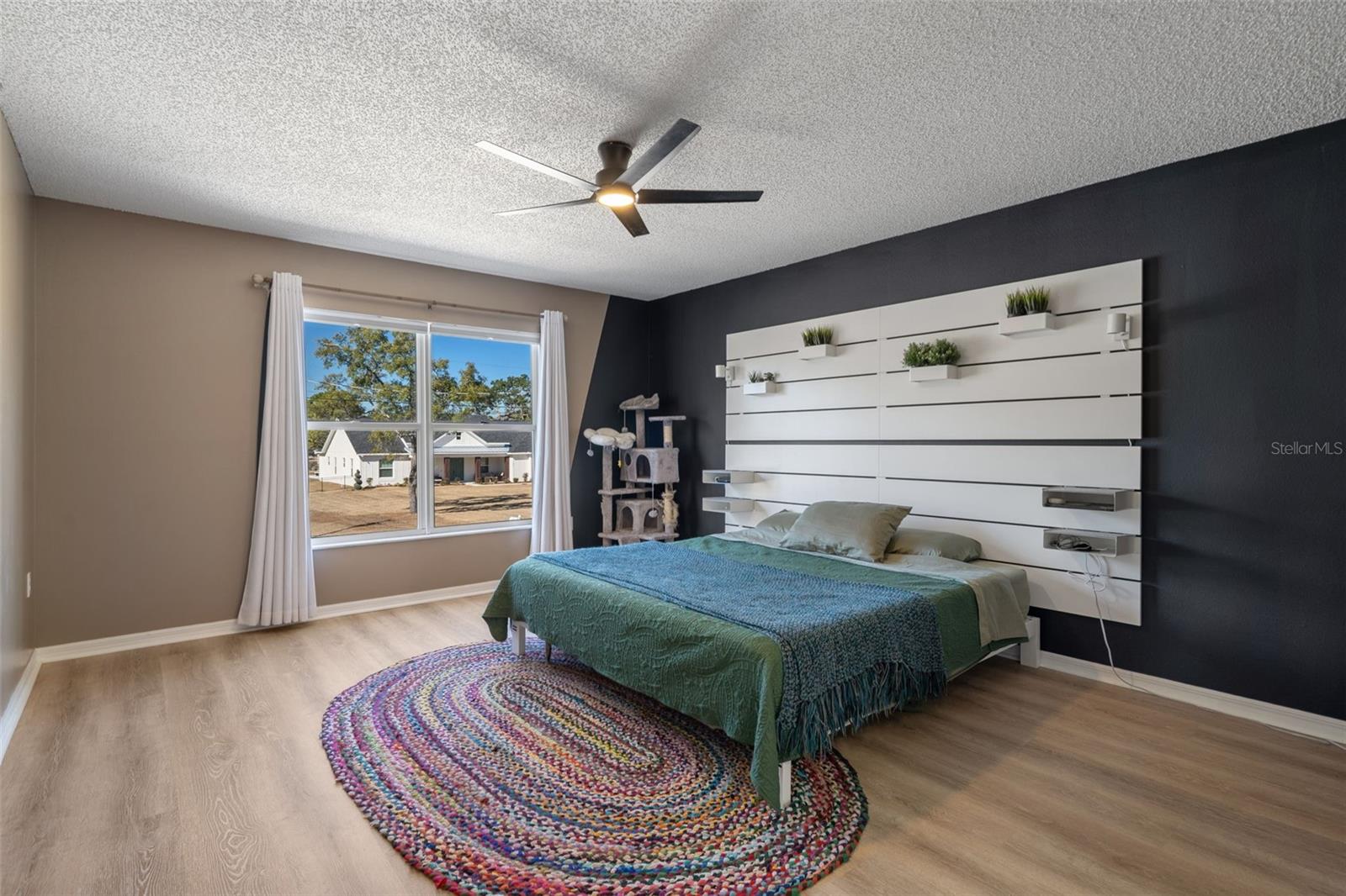 ROYAL HIGHLANDS - Residential