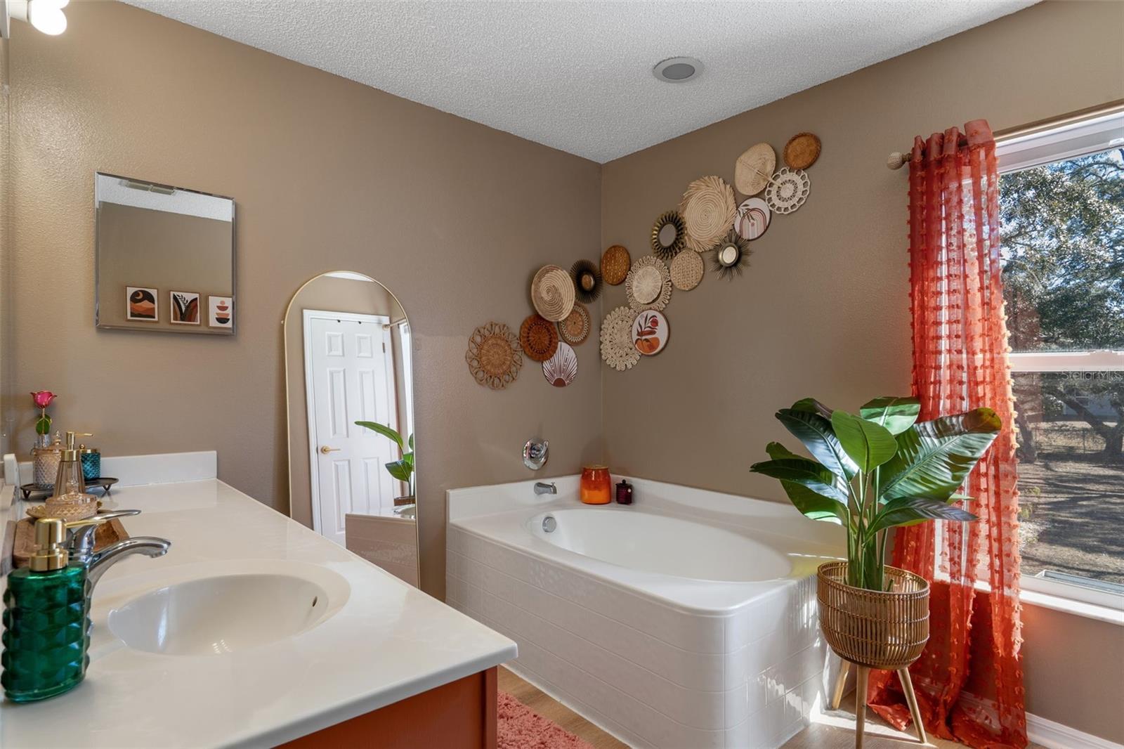 ROYAL HIGHLANDS - Residential