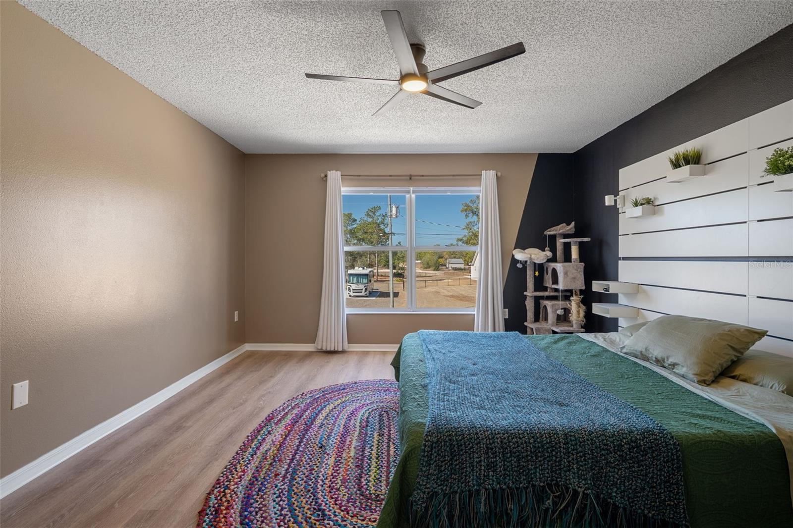 ROYAL HIGHLANDS - Residential