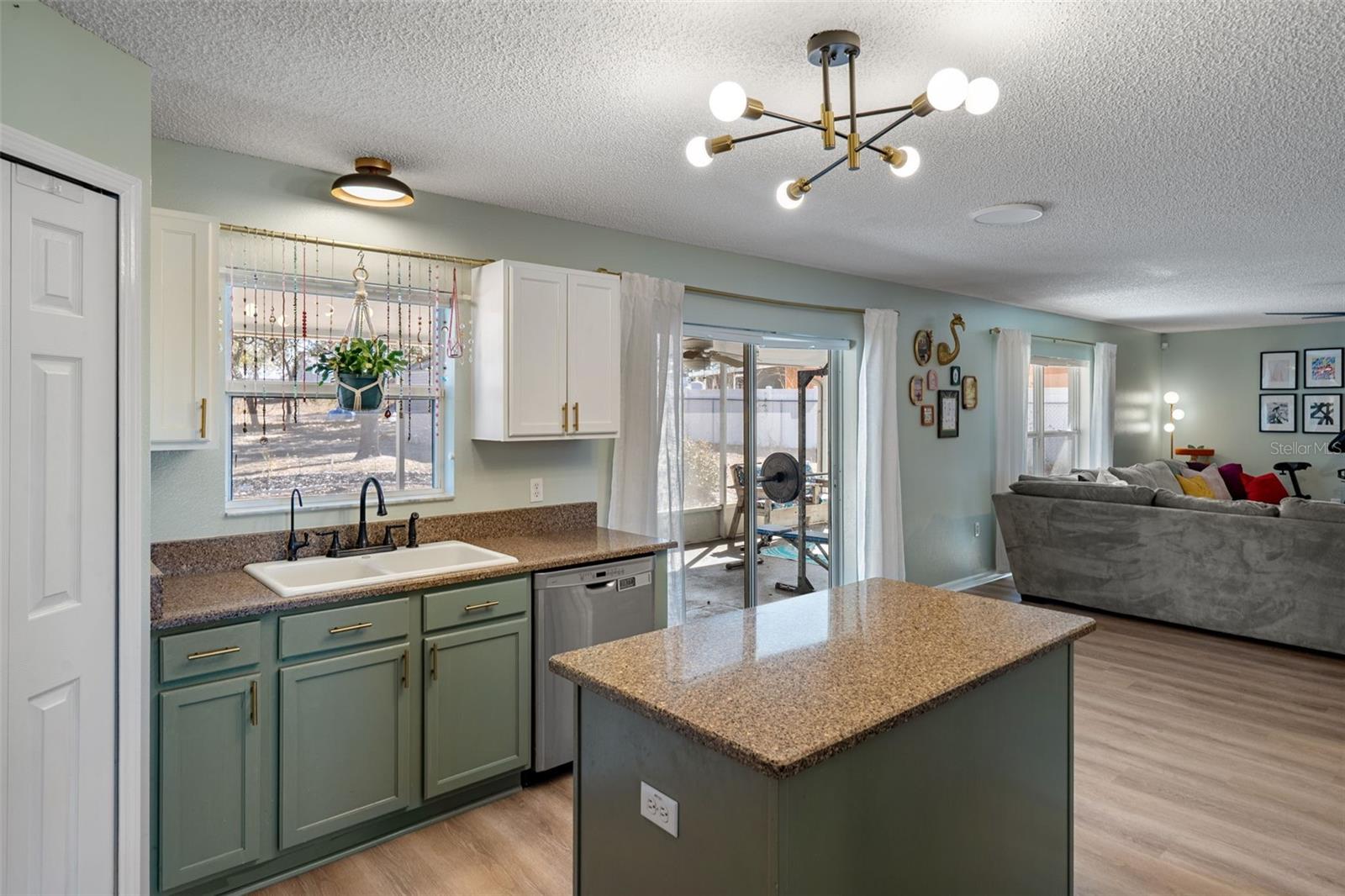 ROYAL HIGHLANDS - Residential