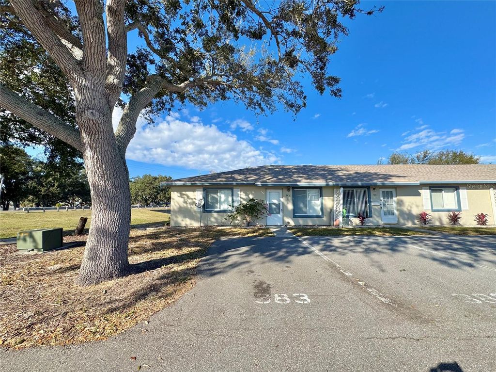 Photo of 383 Winter Ridge Boulevard #383, Winter Haven, FL 33881 (MLS # P4937560)