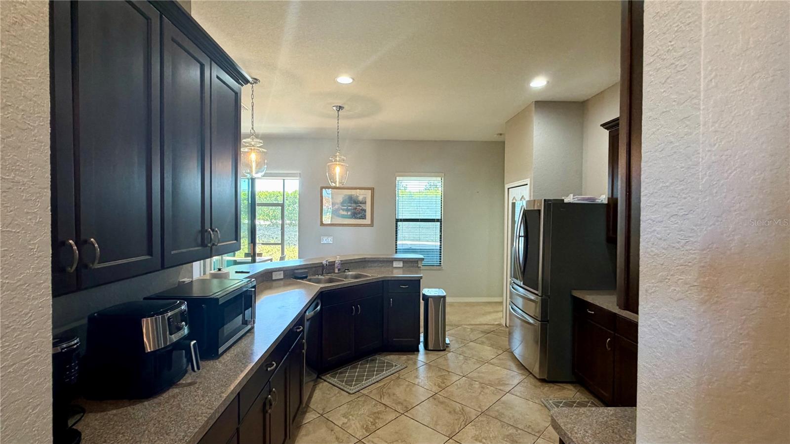 DINNER LAKE SOUTH - Residential