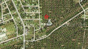 Multi-Family Lot! This is a great investment lot located in Tee and Green Estates! Only a few minute drive to the Punta Gorda Airport, downtown Punta Gorda with plenty of dining, shopping, fishing, golfing! Flood zone X!