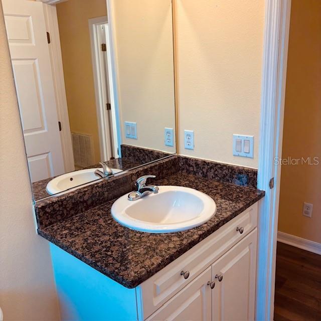 LAKESIDE TWNHMS - Residential