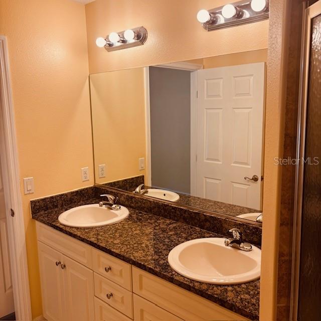 LAKESIDE TWNHMS - Residential