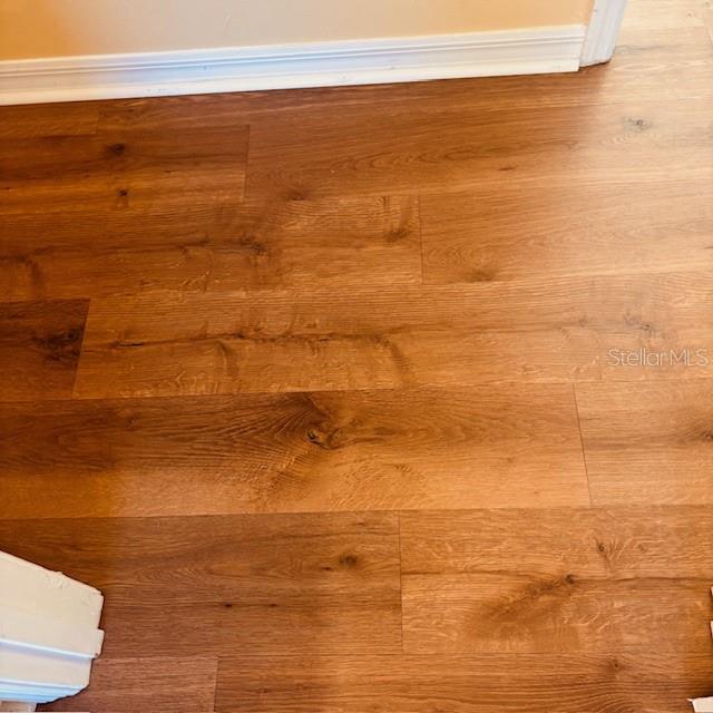 LAKESIDE TWNHMS - Residential