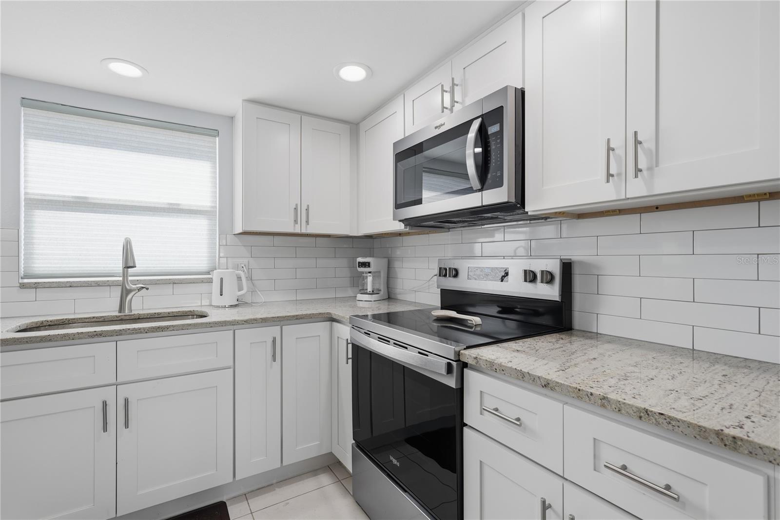 ISLAND HOUSE - Residential