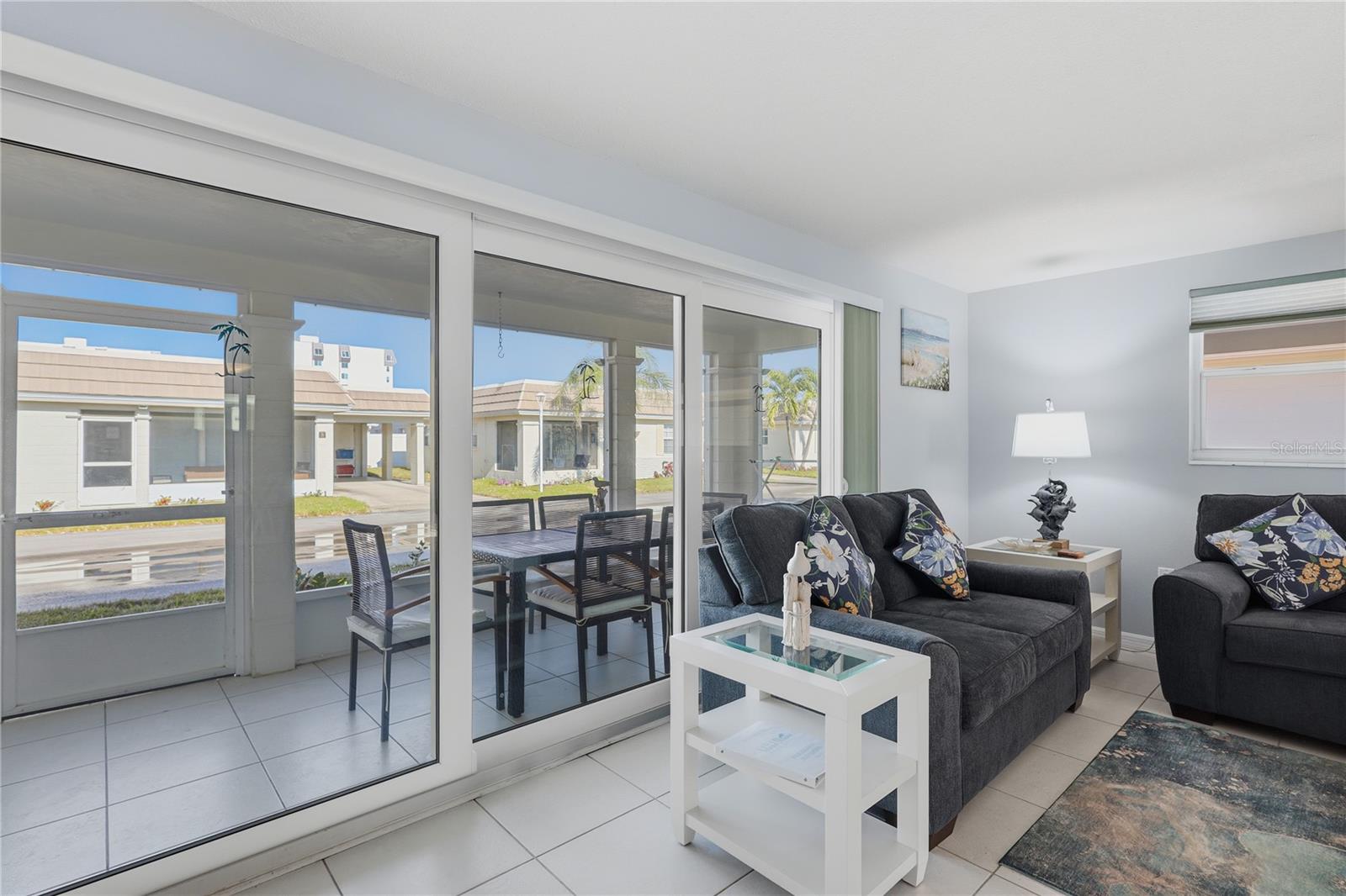 ISLAND HOUSE - Residential