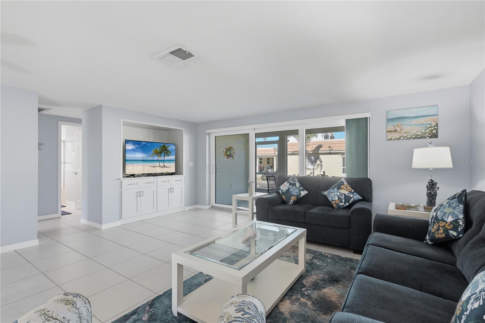 ISLAND HOUSE - Residential