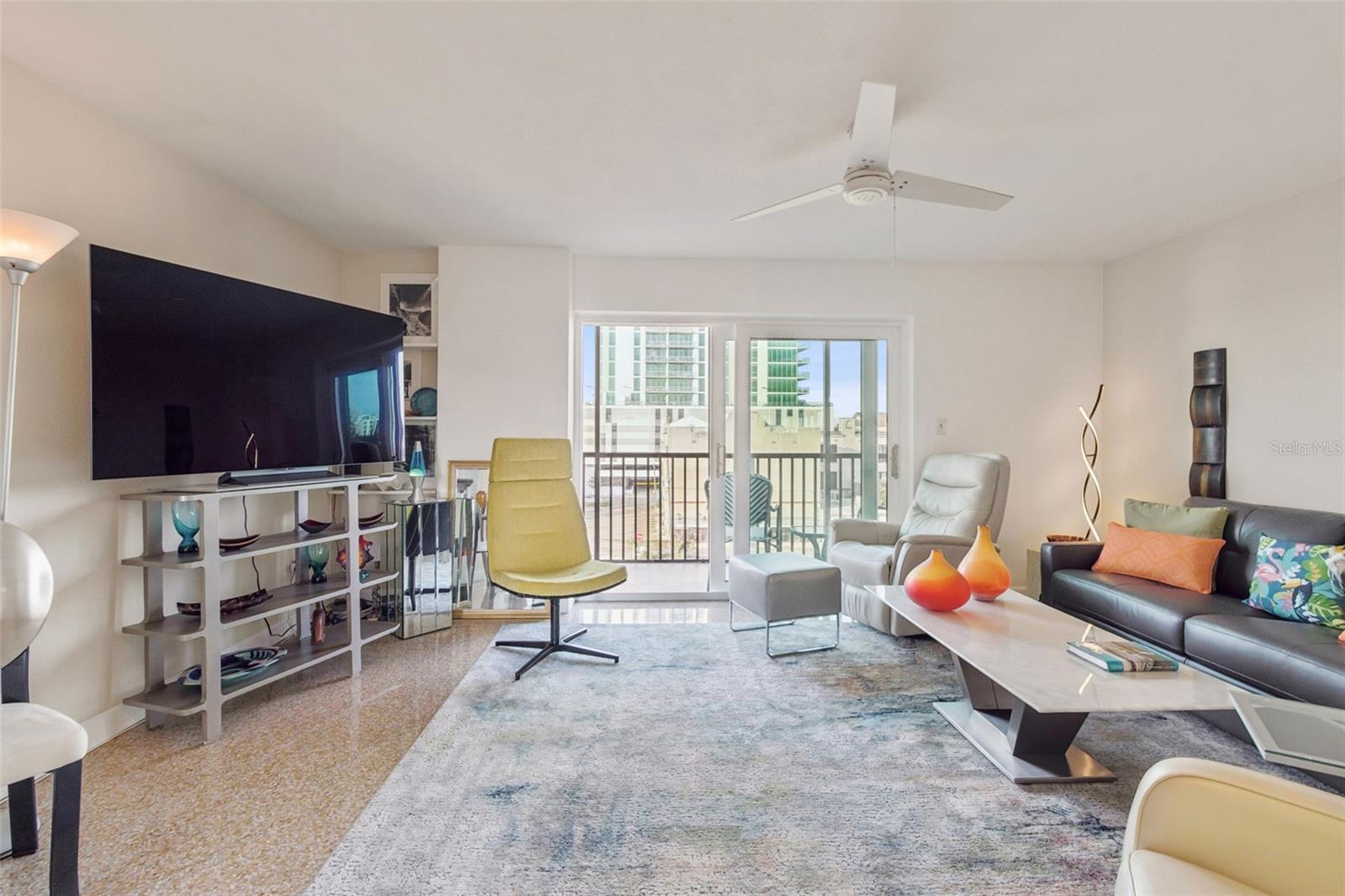 LAKE PALMS APTS CO-OP - Residential Lease