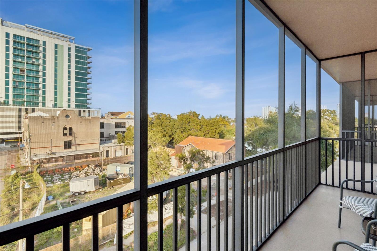 LAKE PALMS APTS CO-OP - Residential Lease