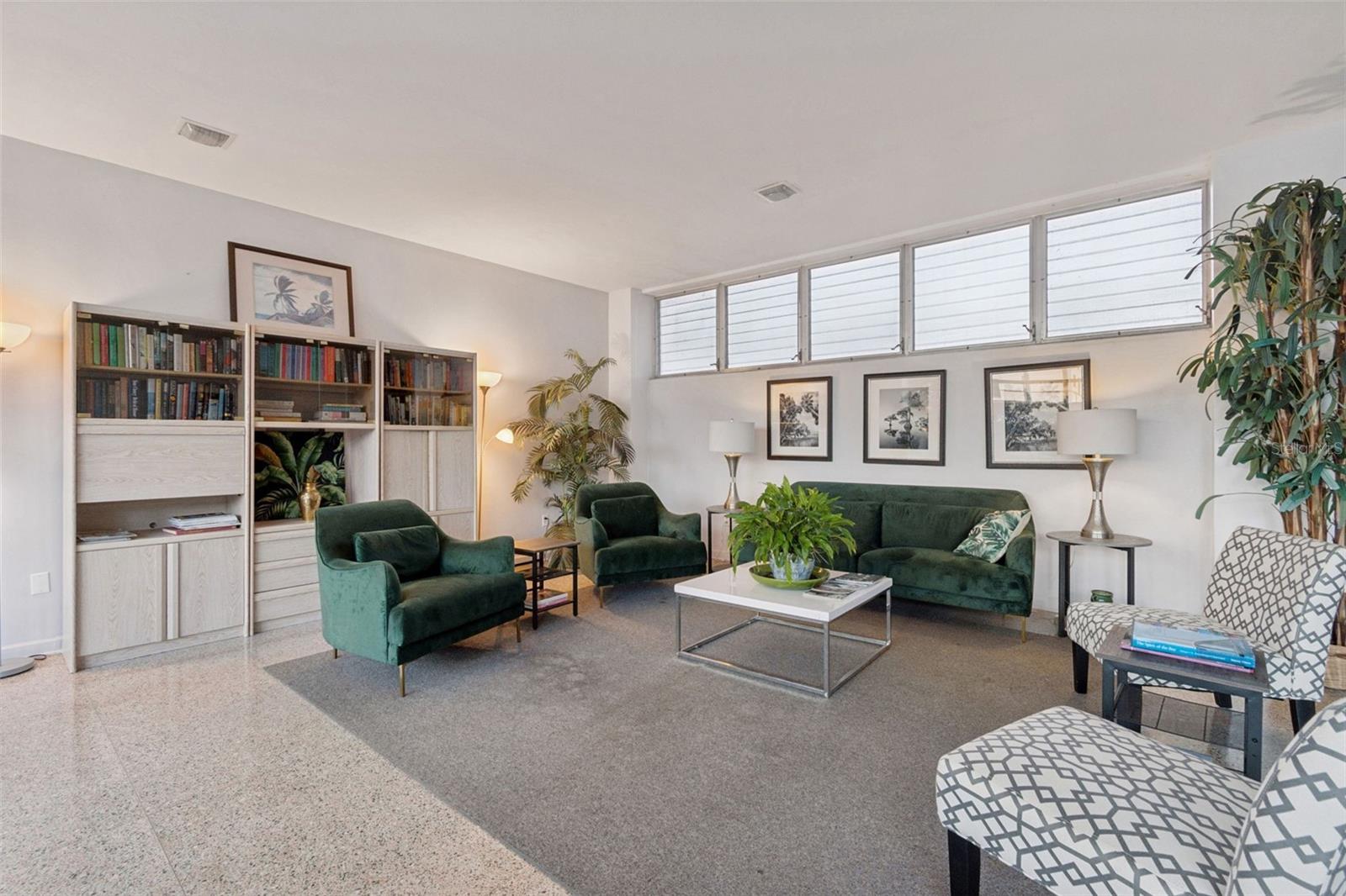 LAKE PALMS APTS CO-OP - Residential Lease