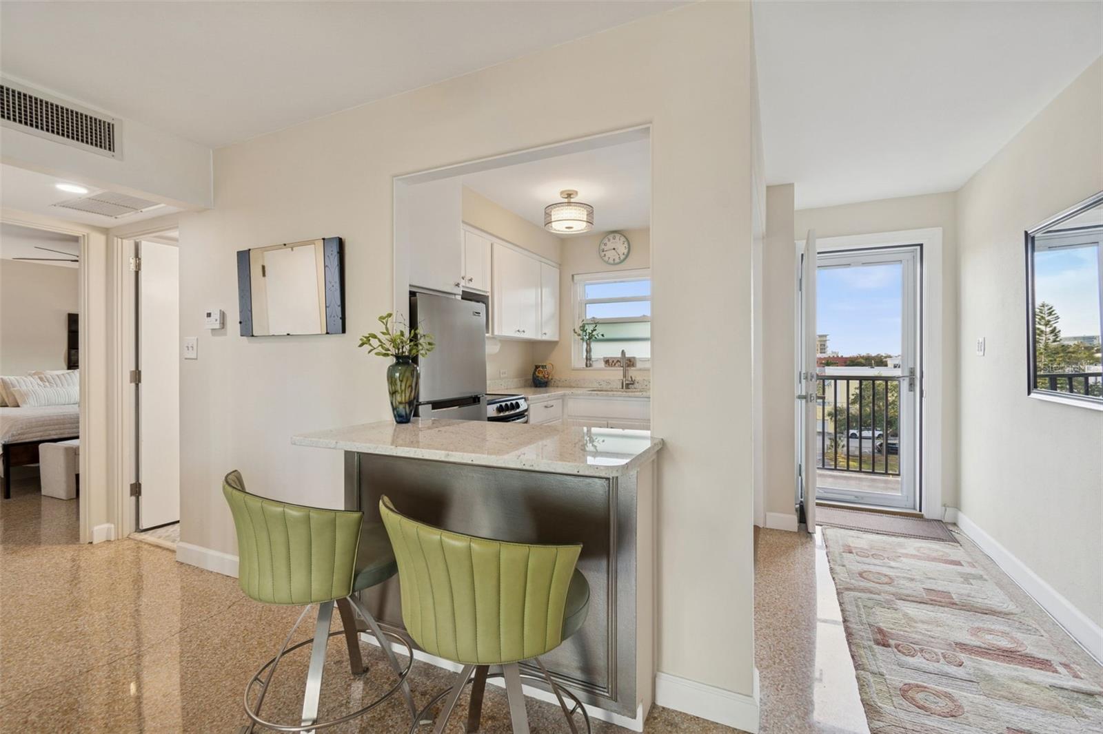 LAKE PALMS APTS CO-OP - Residential Lease