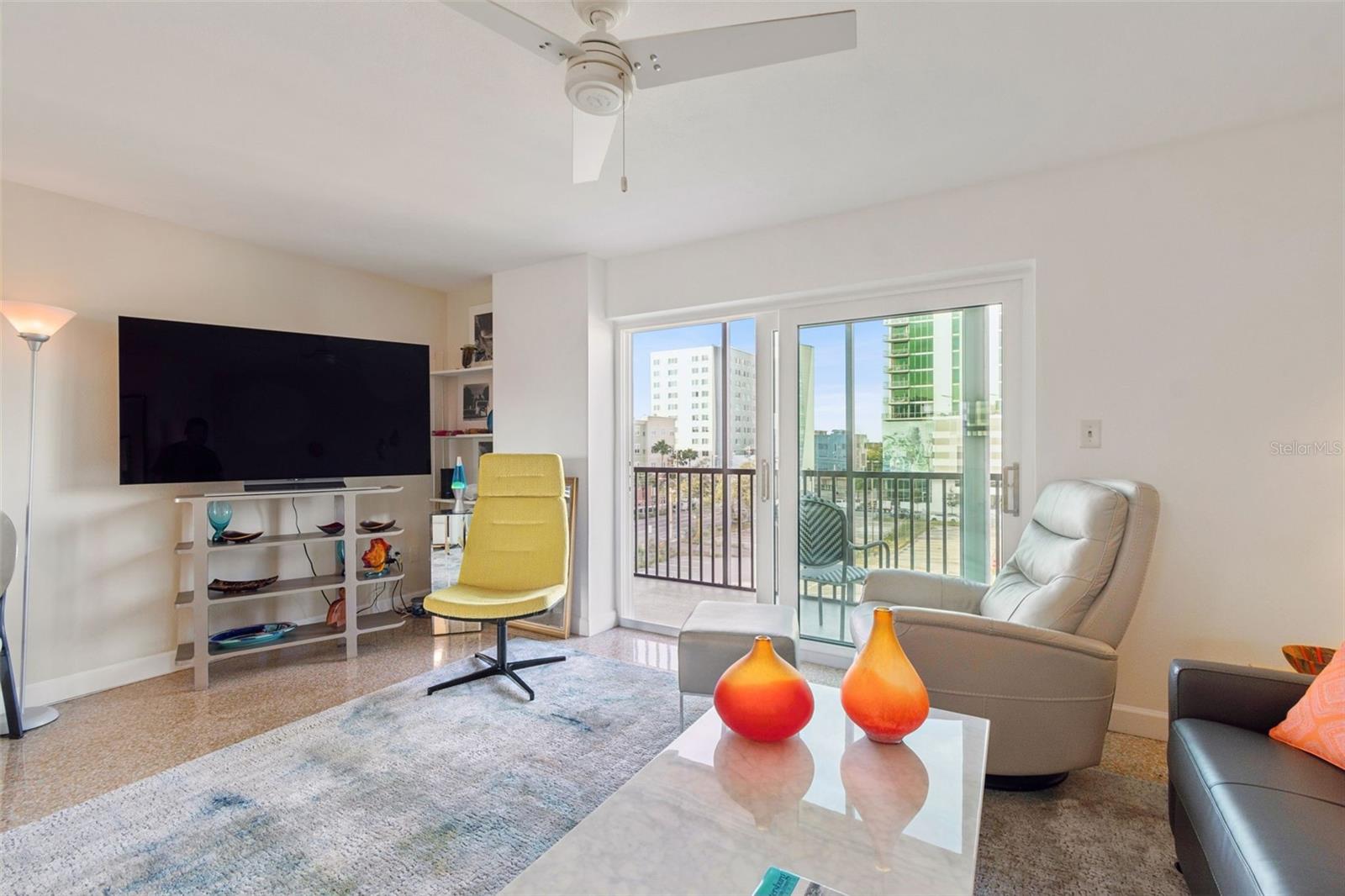 LAKE PALMS APTS CO-OP - Residential Lease