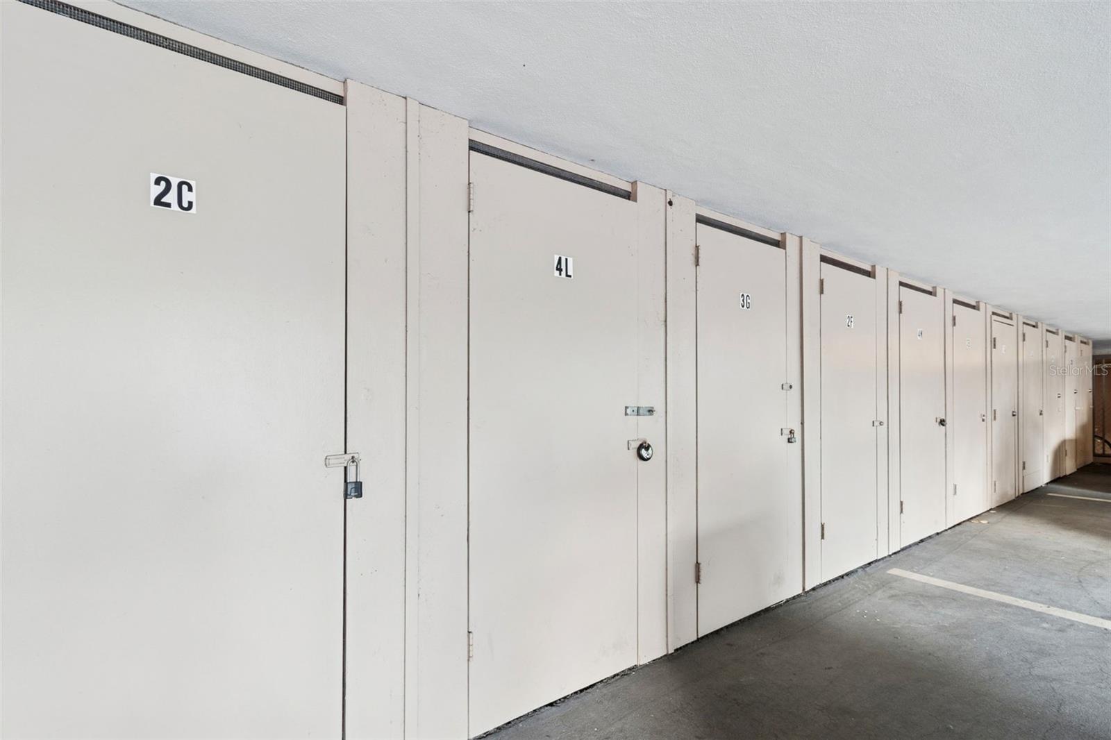 LAKE PALMS APTS CO-OP - Residential Lease