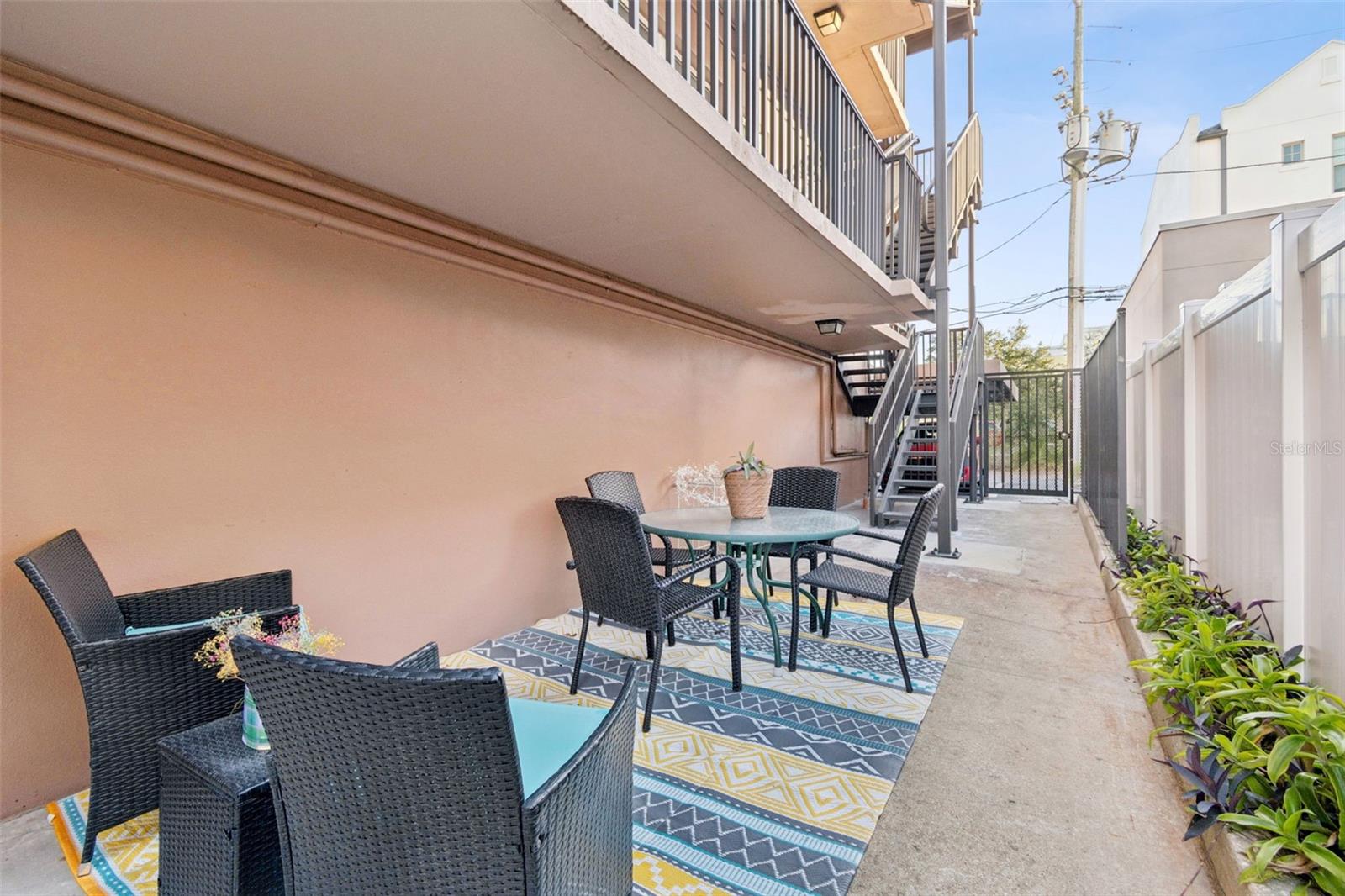 LAKE PALMS APTS CO-OP - Residential Lease