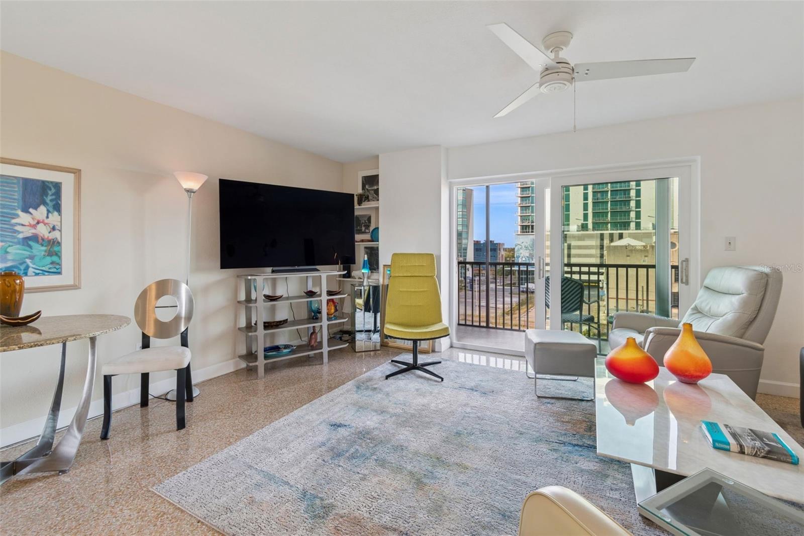 LAKE PALMS APTS CO-OP - Residential Lease