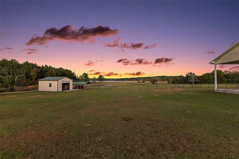 A home in EUSTIS