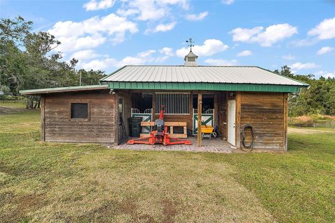 A home in EUSTIS