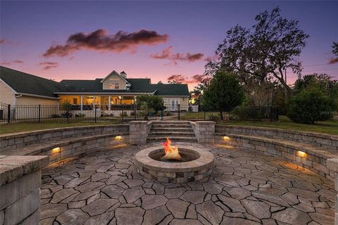 A home in EUSTIS