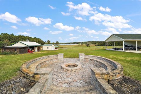 A home in EUSTIS