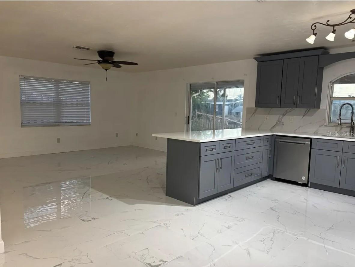 BAYSHORE GARDENS SEC 4 REP - Residential Lease