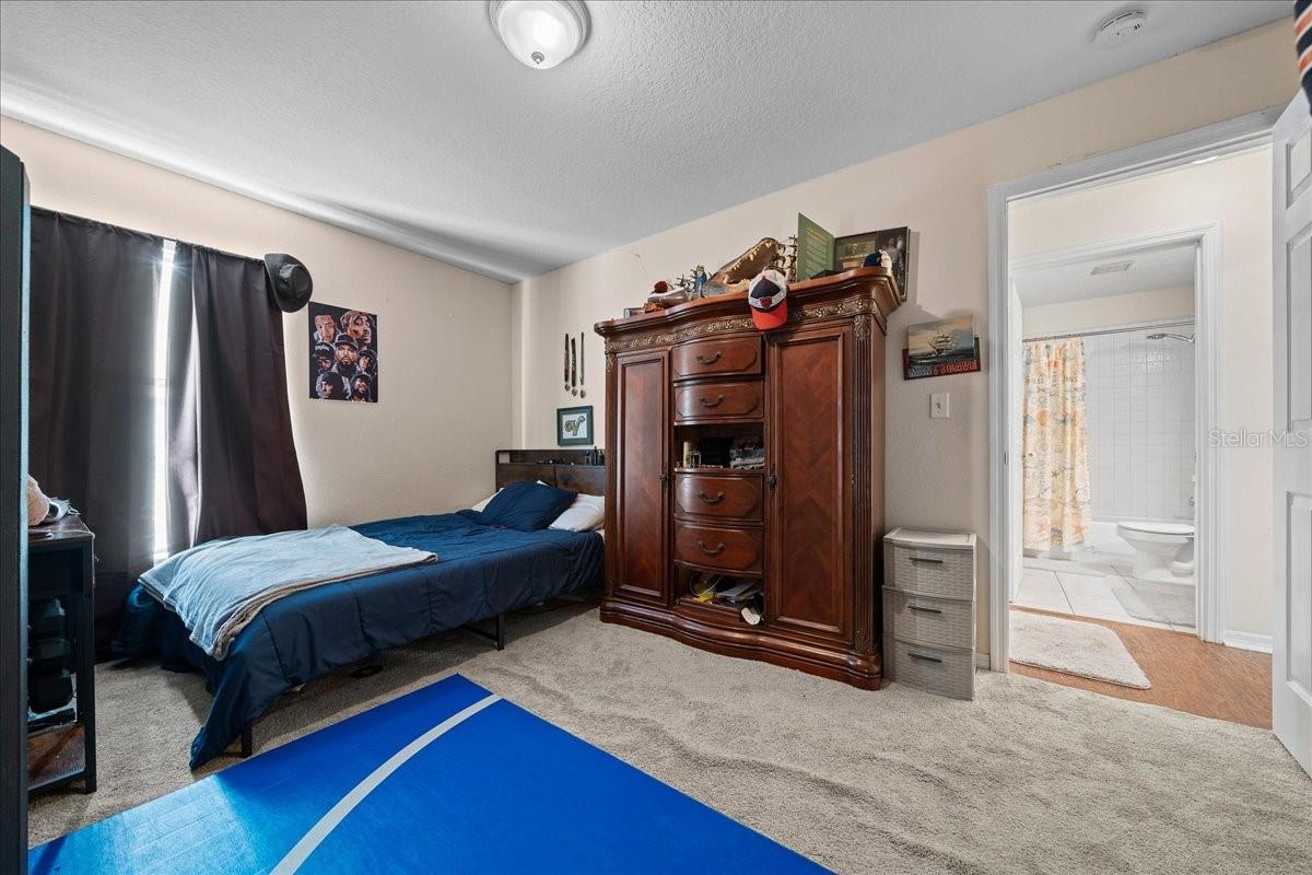 CARLTON VILLAGE PARK - Residential