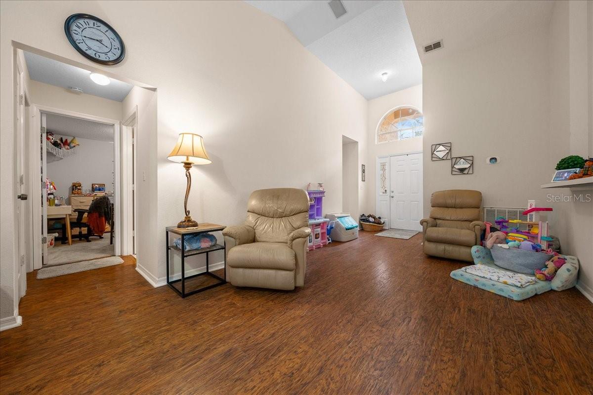 CARLTON VILLAGE PARK - Residential