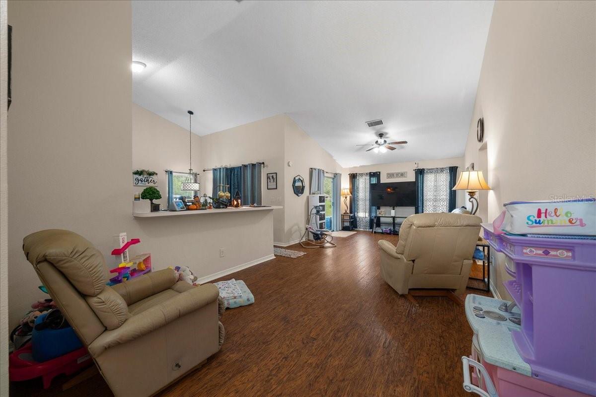 CARLTON VILLAGE PARK - Residential