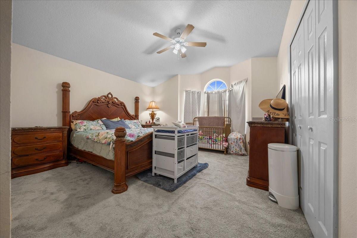 CARLTON VILLAGE PARK - Residential