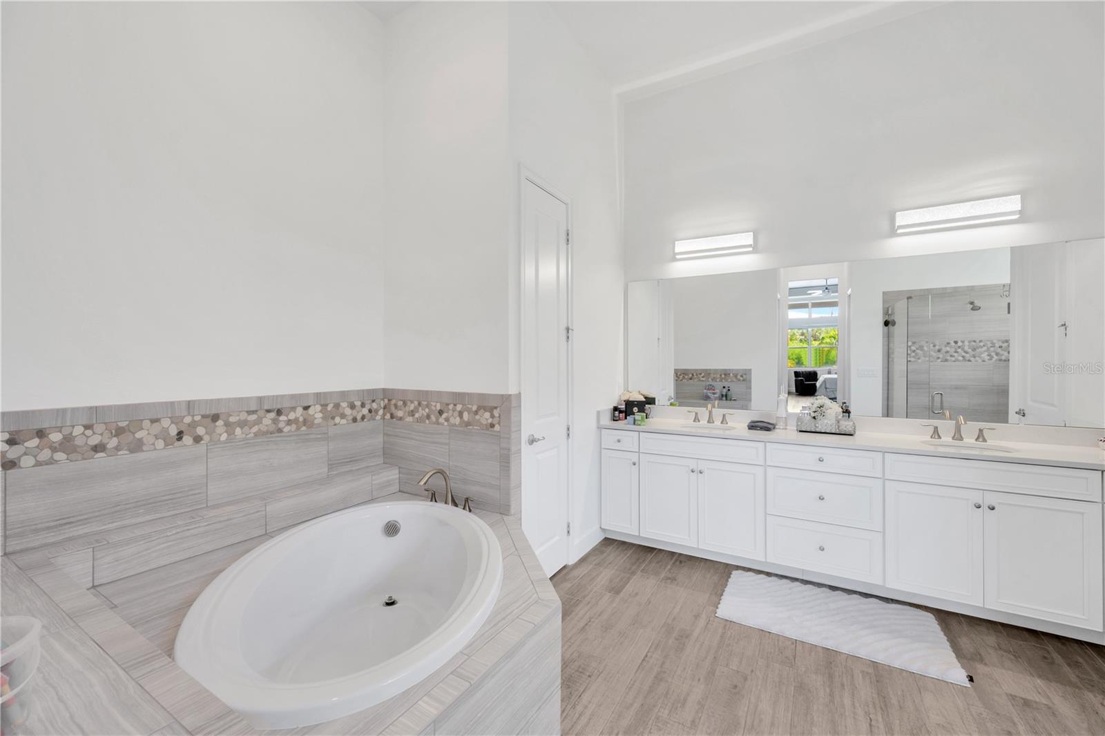 MIRABAY PH 3C-3 - Residential