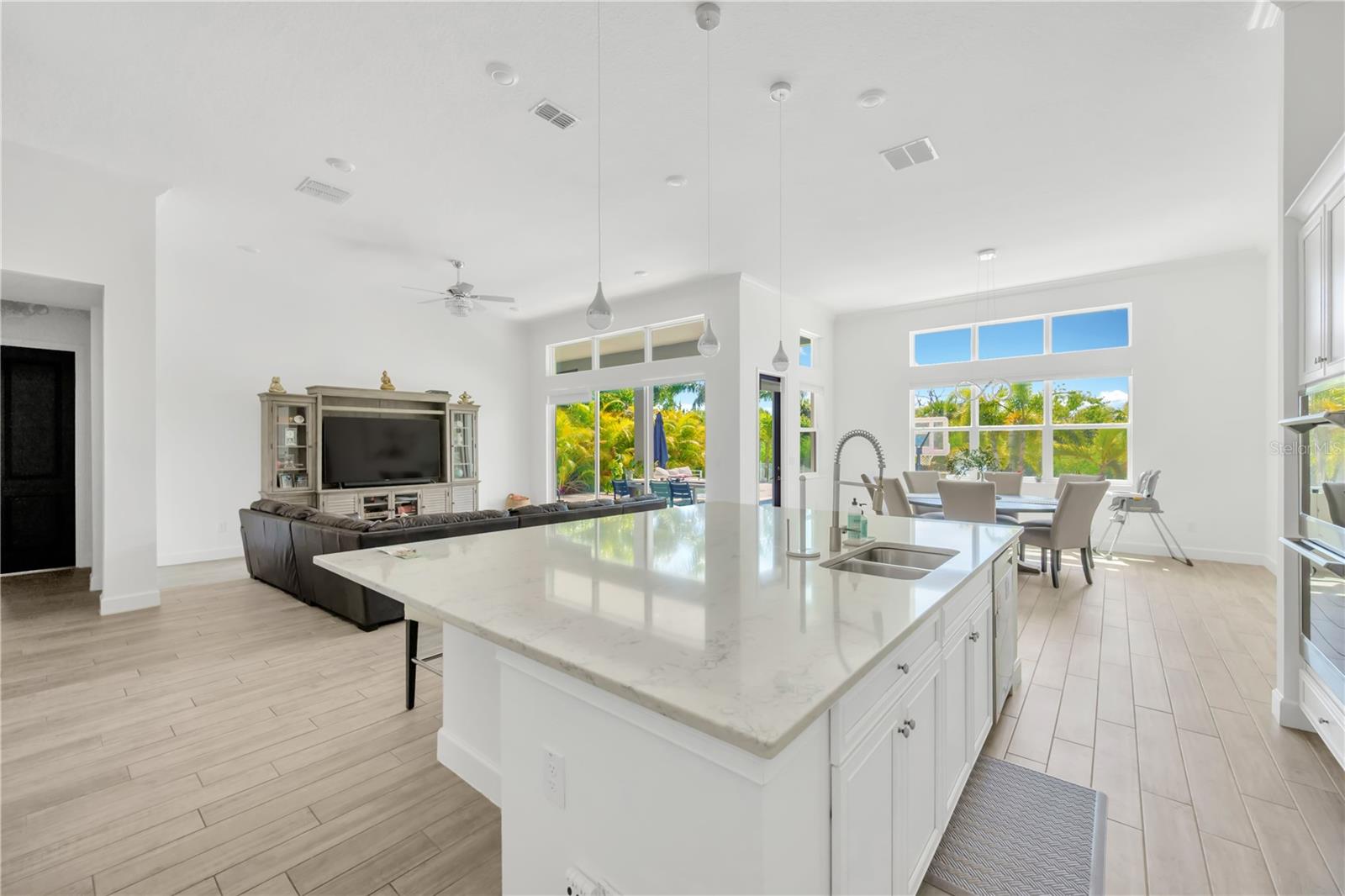 MIRABAY PH 3C-3 - Residential