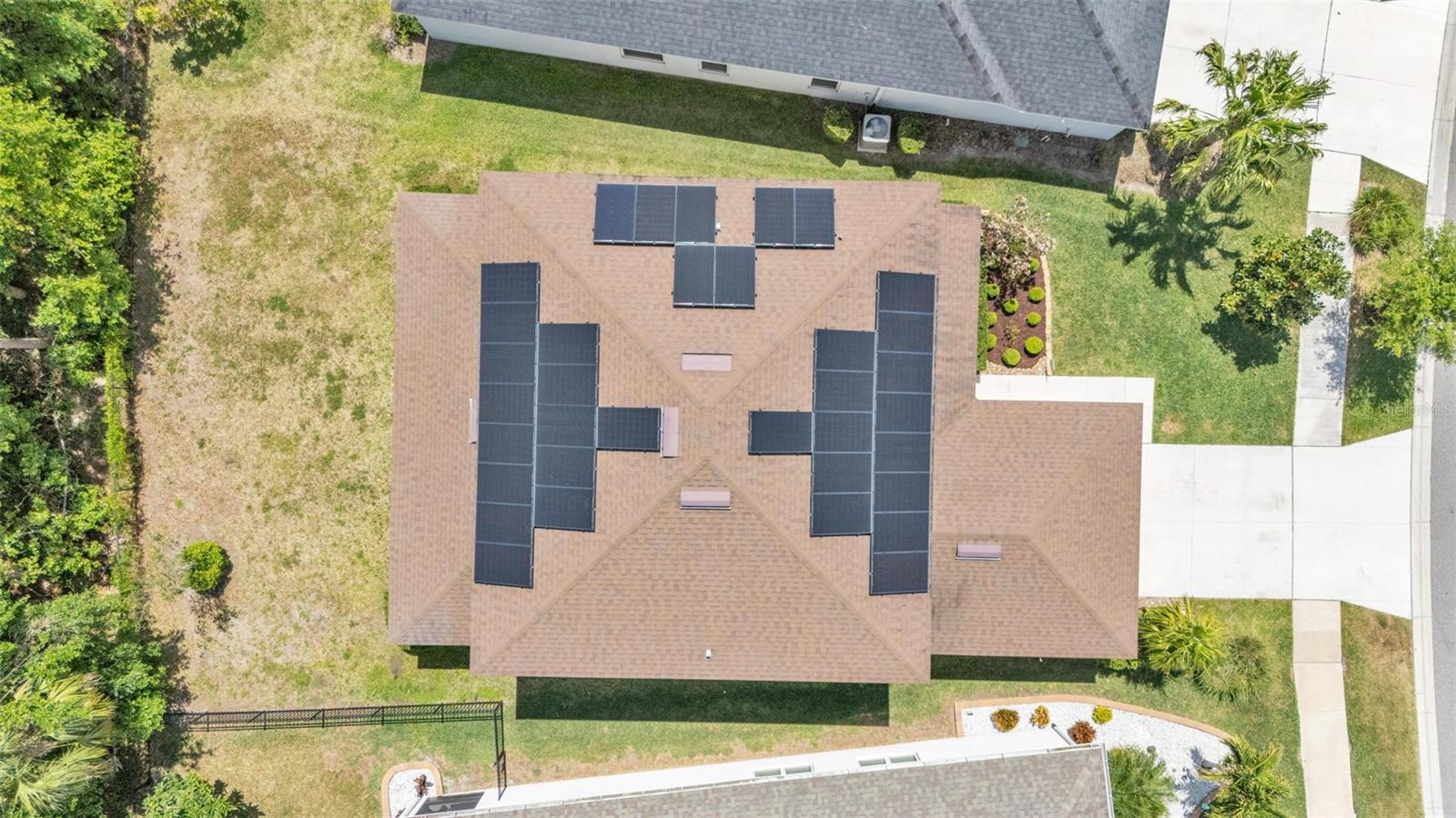 9015 SPRUCE CREEK CIRCLE