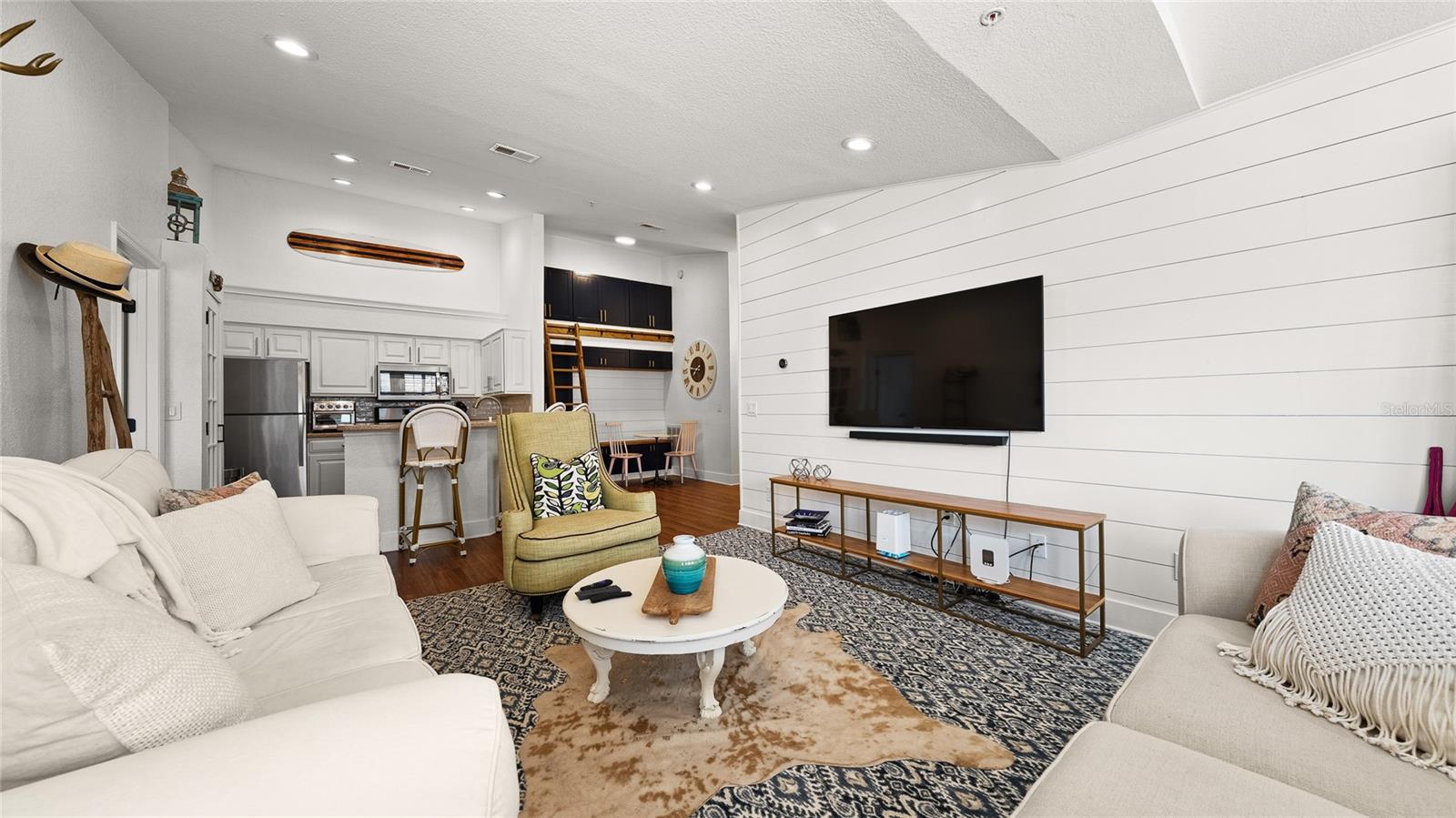 GRAND RESERVE CONDO - Residential