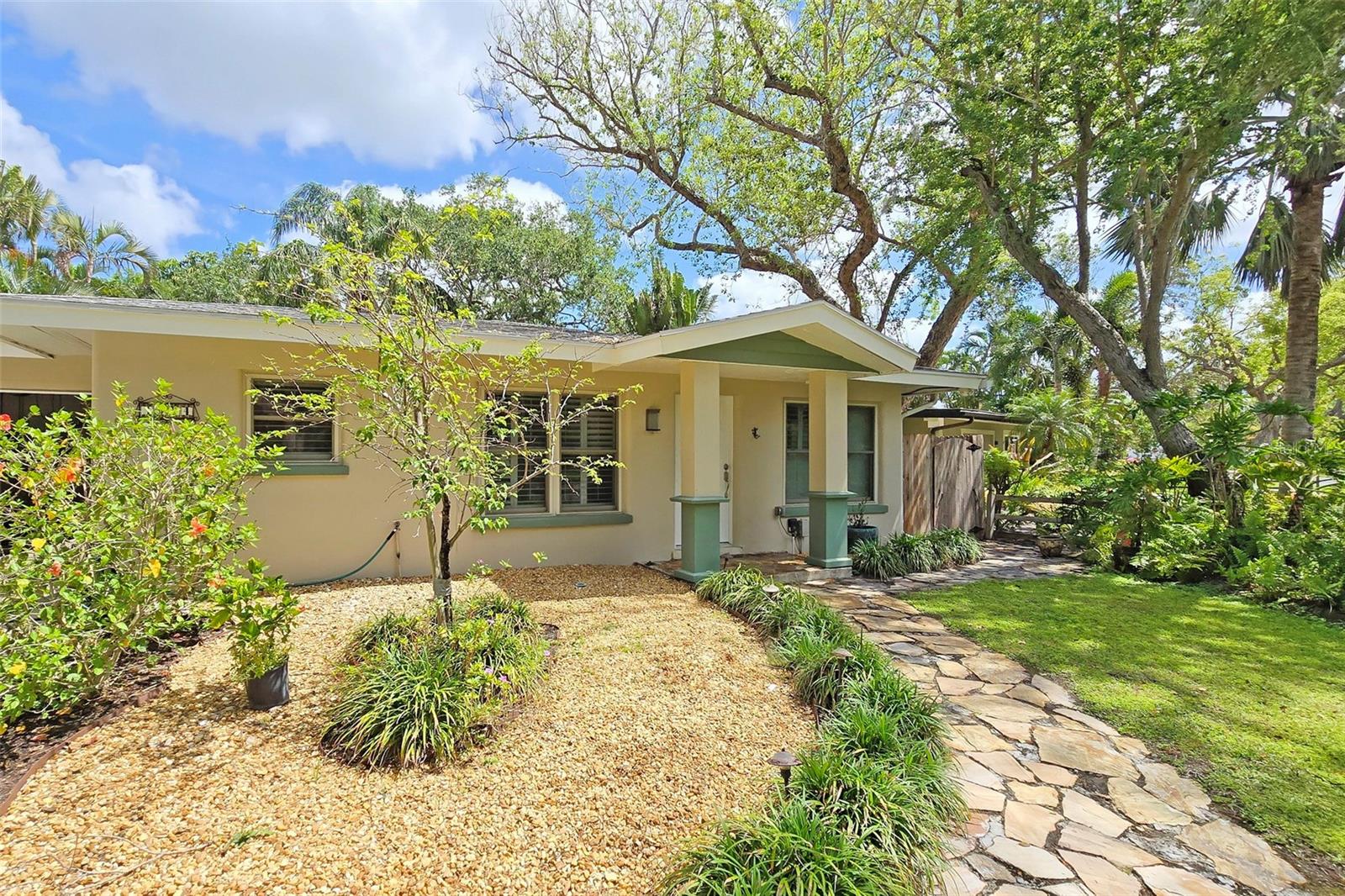 3004 BAY SHORE CIRCLE