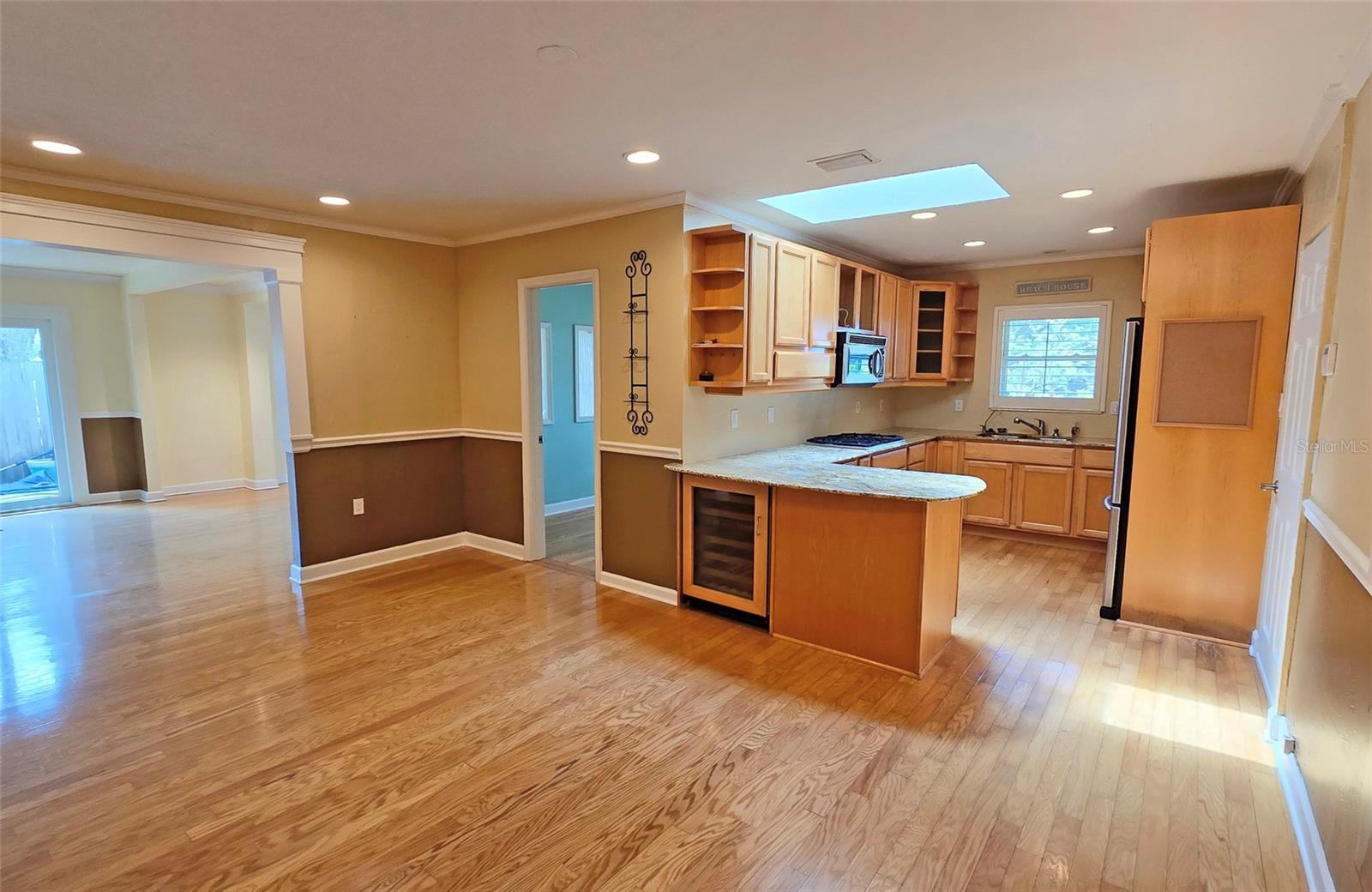 3004 BAY SHORE CIRCLE