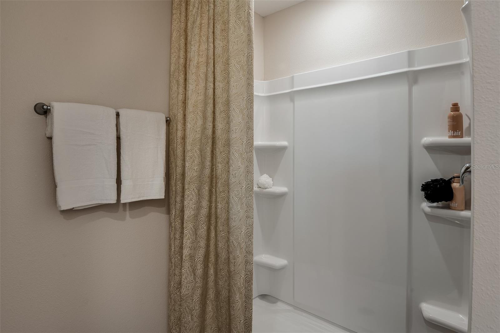 CF GTIS II GROVE AT CROSSWIND LLC - Residential