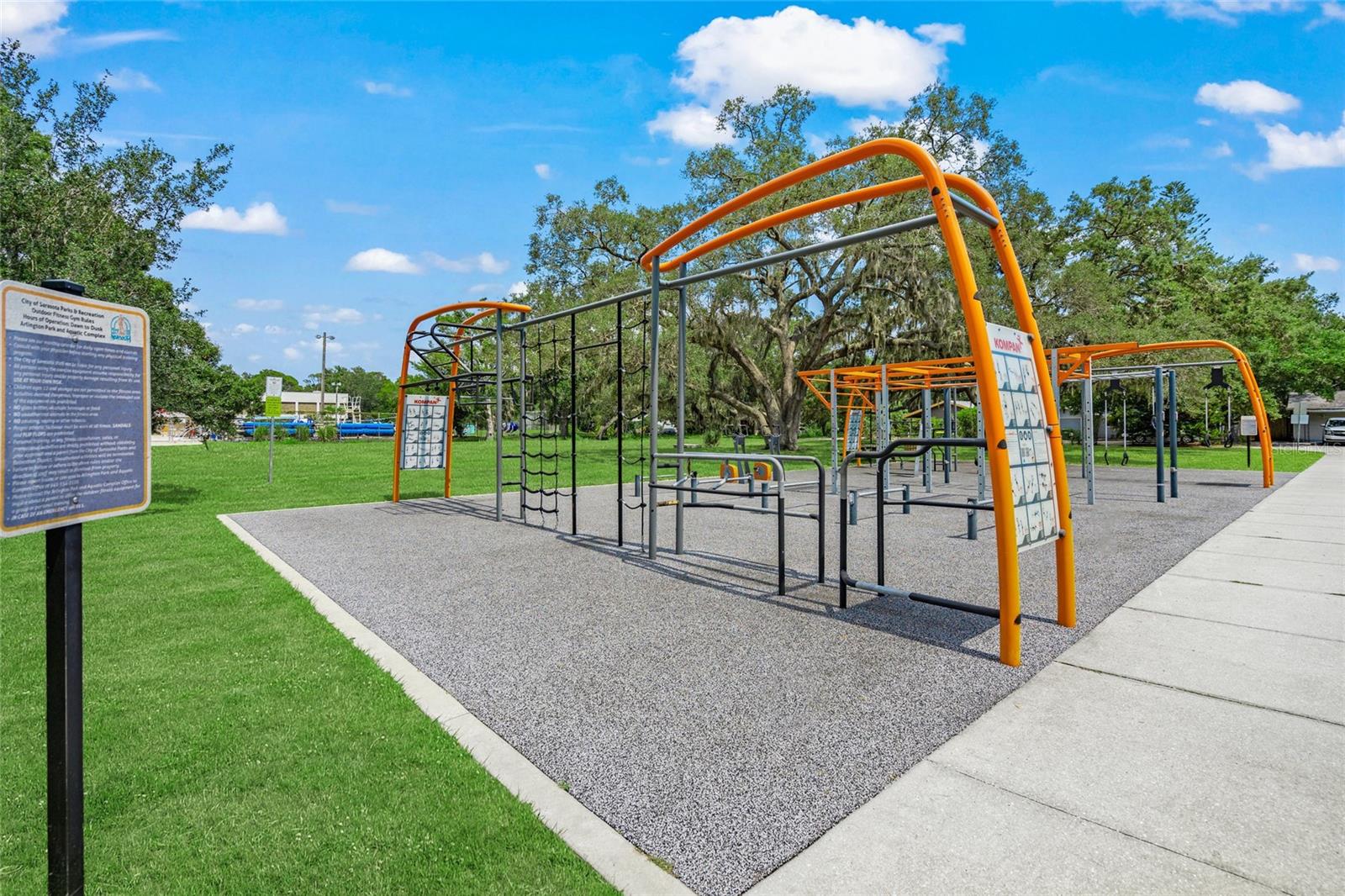 LOMA LINDA PARK - Residential