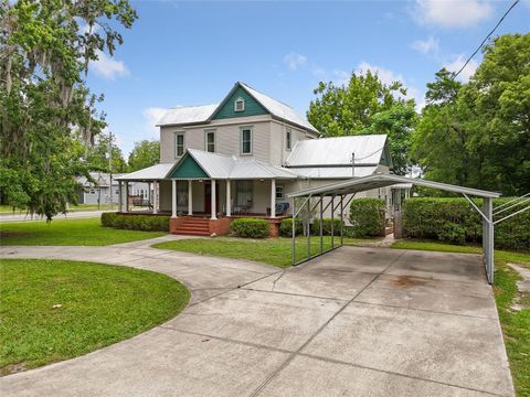 A home in HIGH SPRINGS