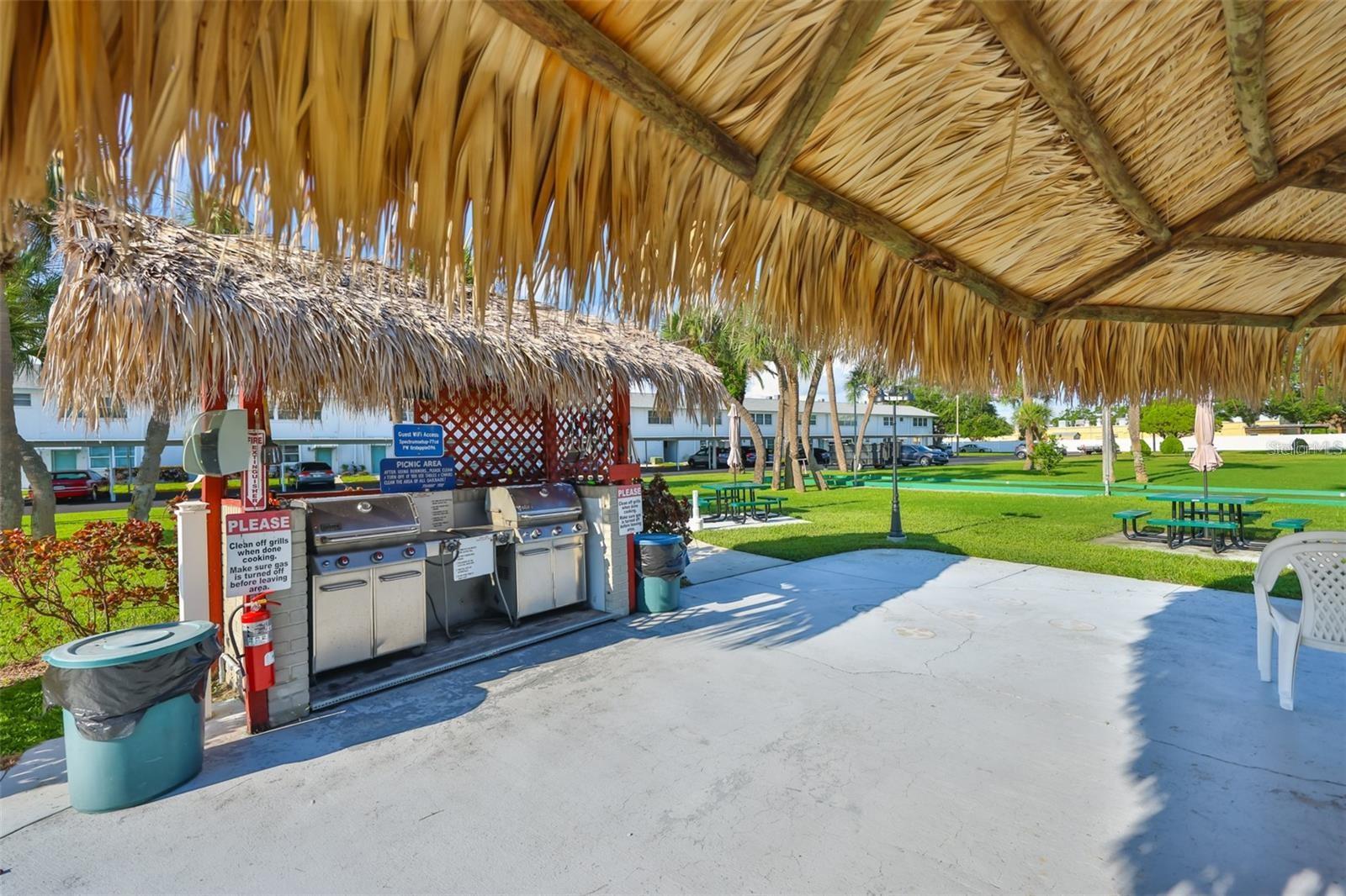 PARADISE SHORES - Residential