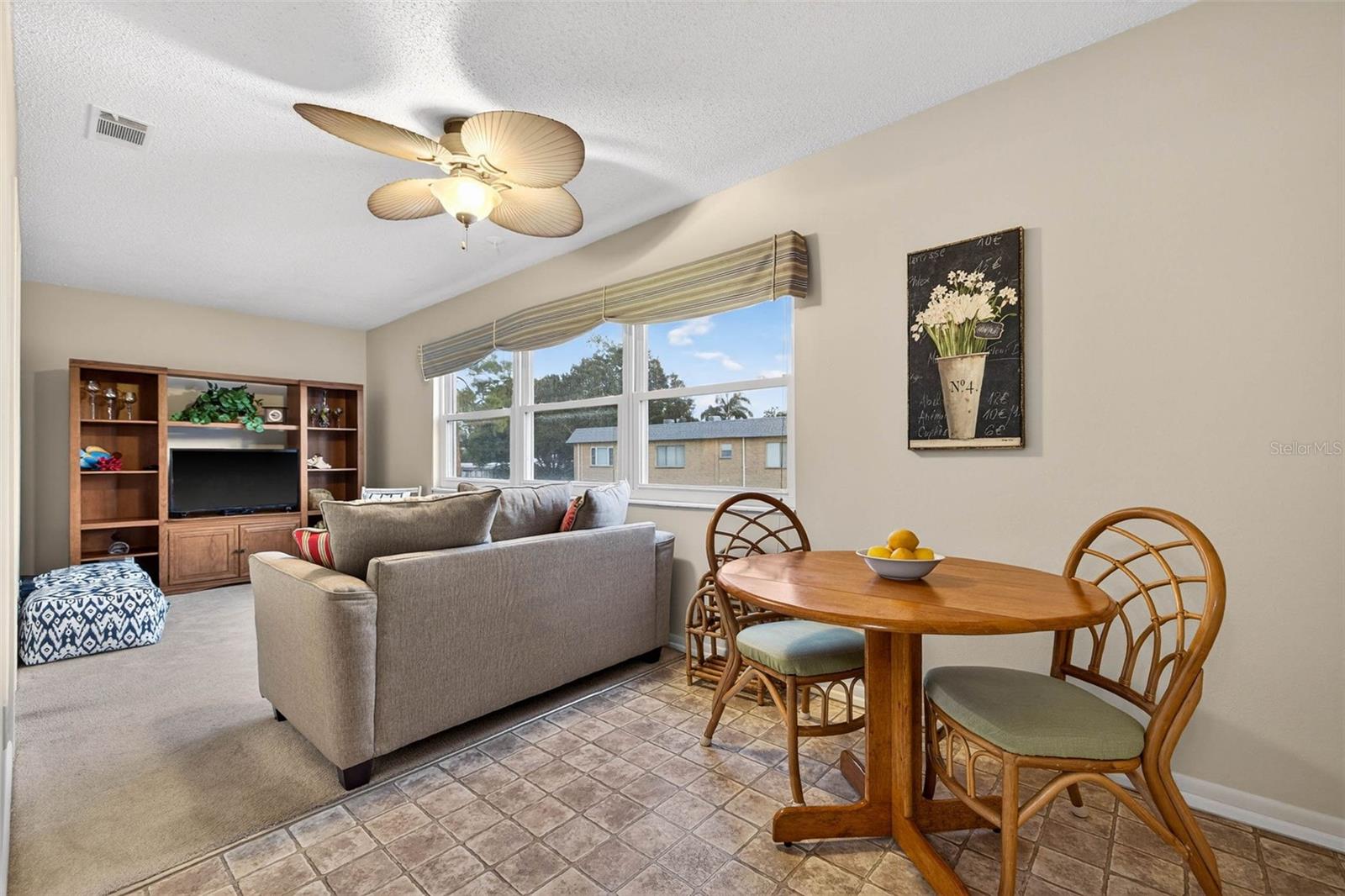 PARADISE SHORES - Residential