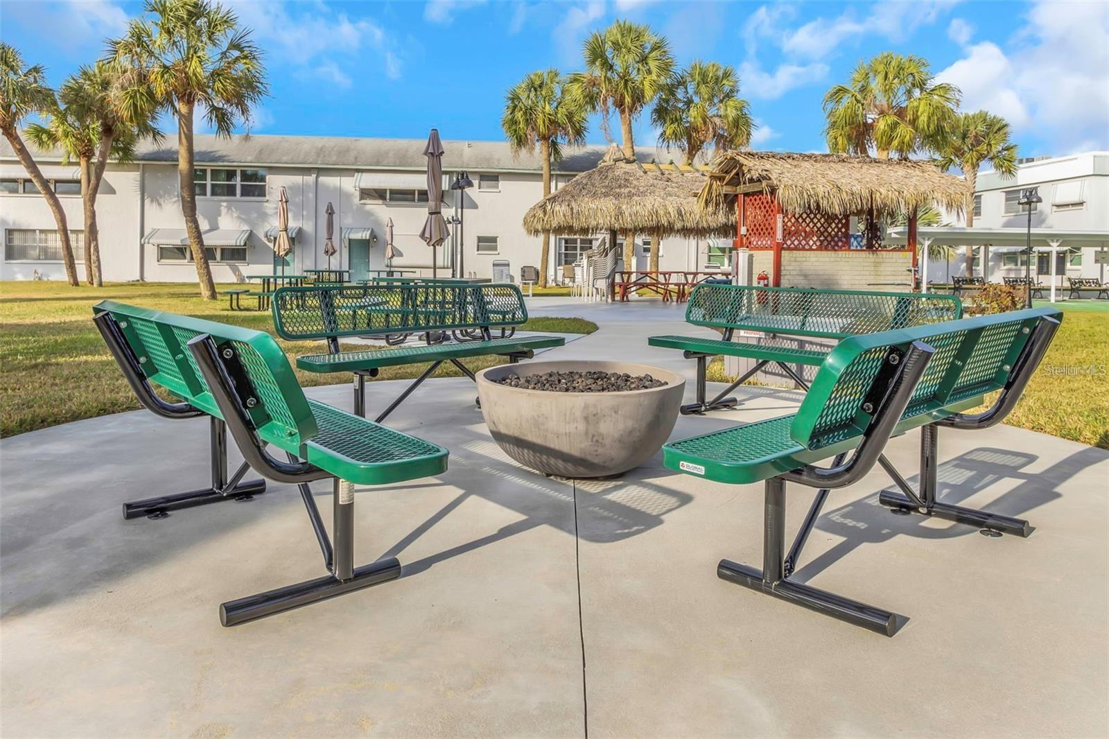 PARADISE SHORES - Residential