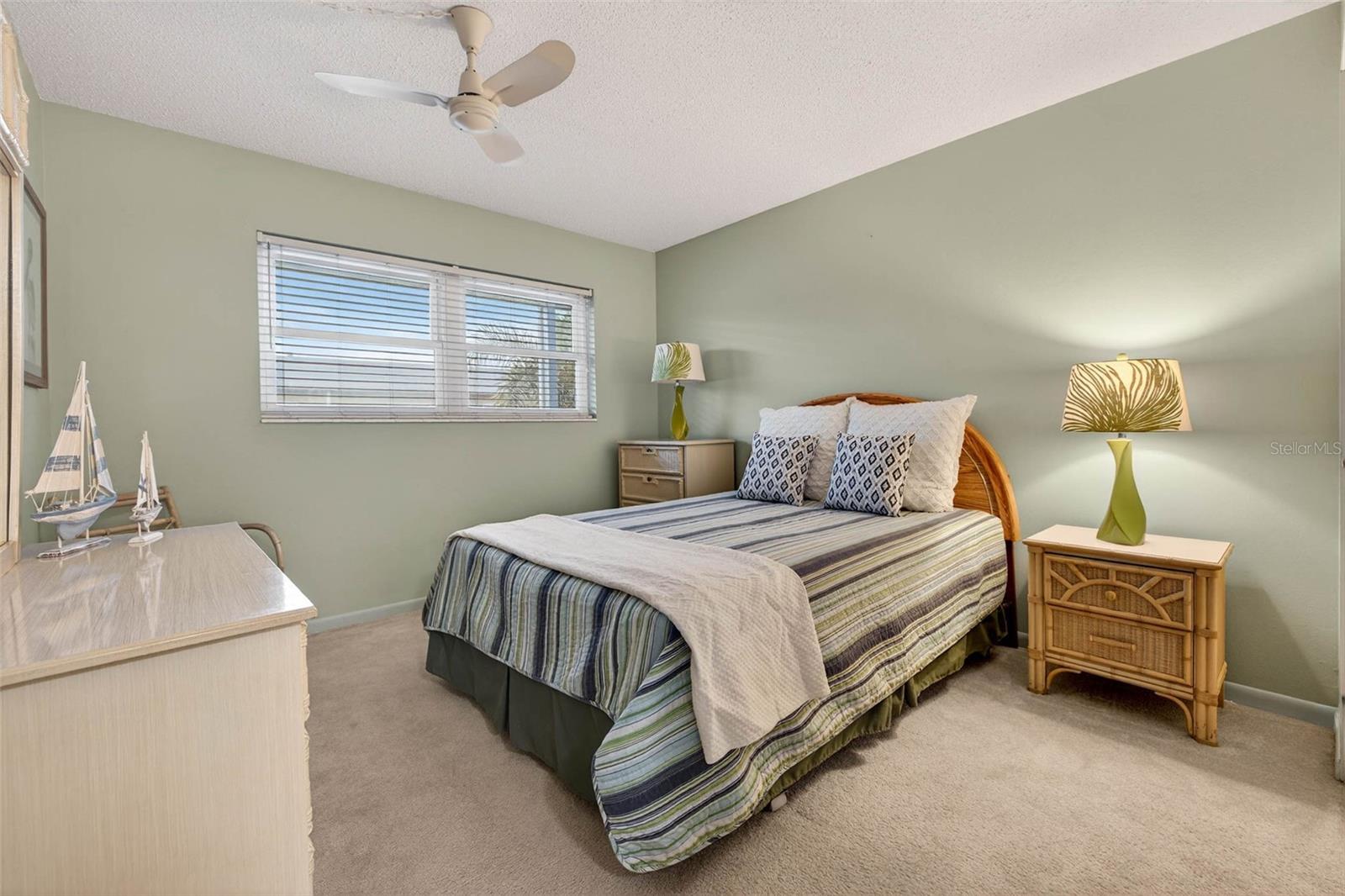 PARADISE SHORES - Residential