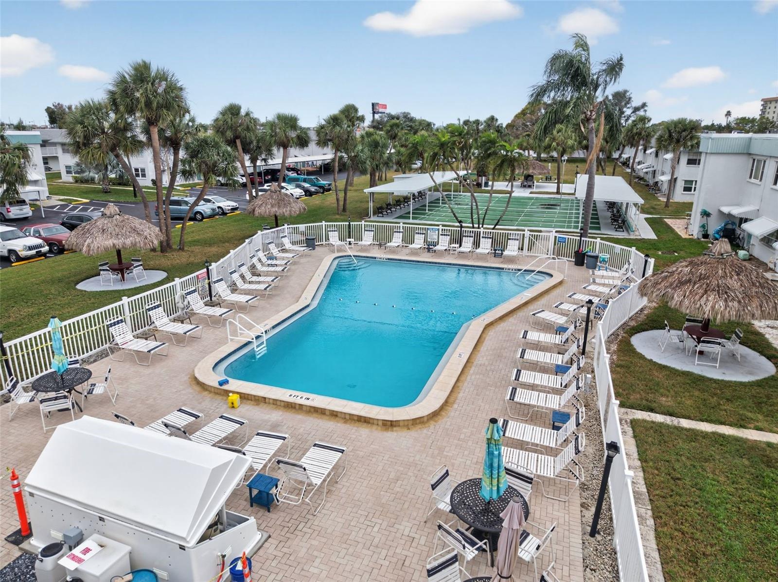 PARADISE SHORES - Residential