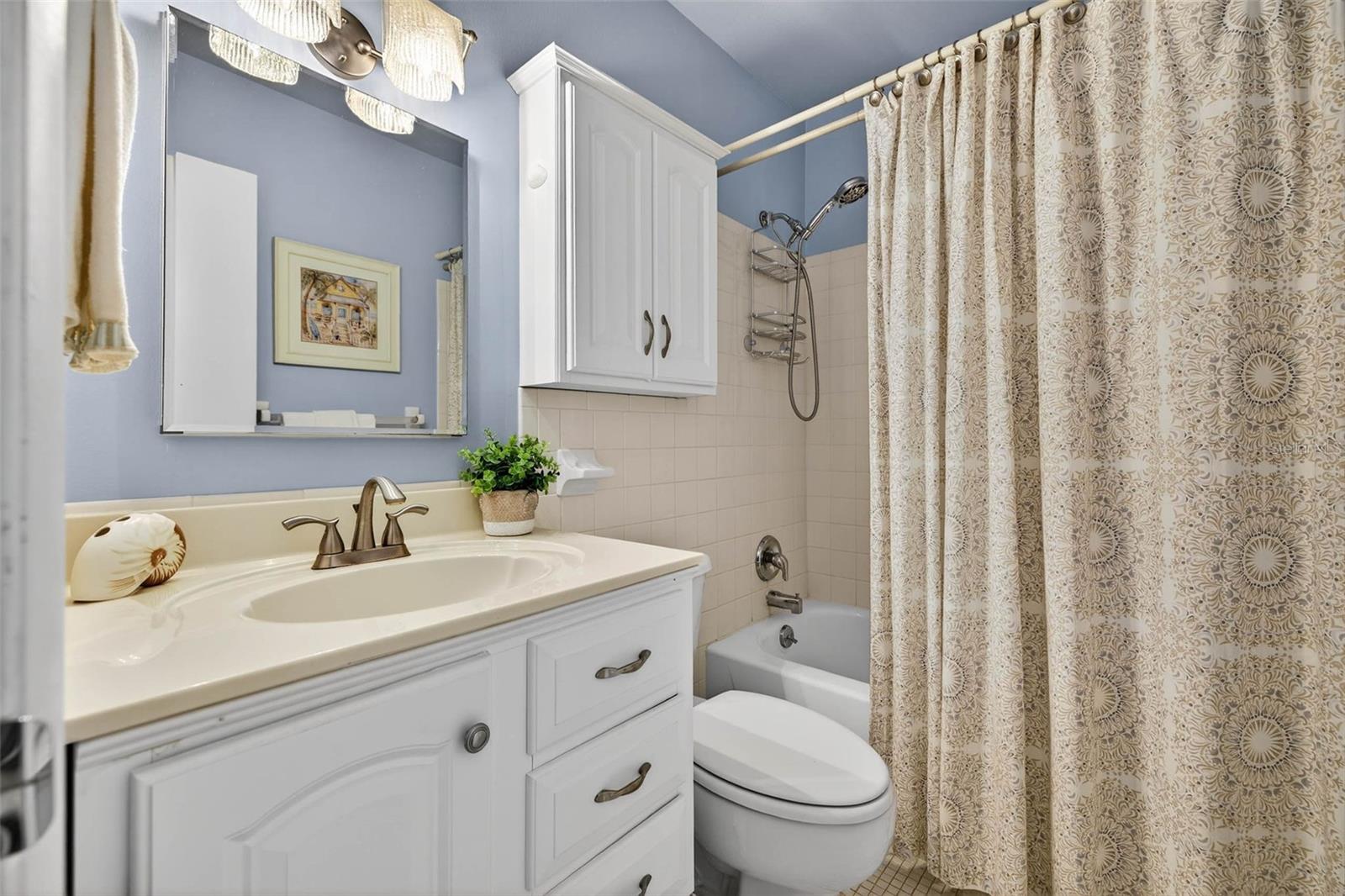 PARADISE SHORES - Residential