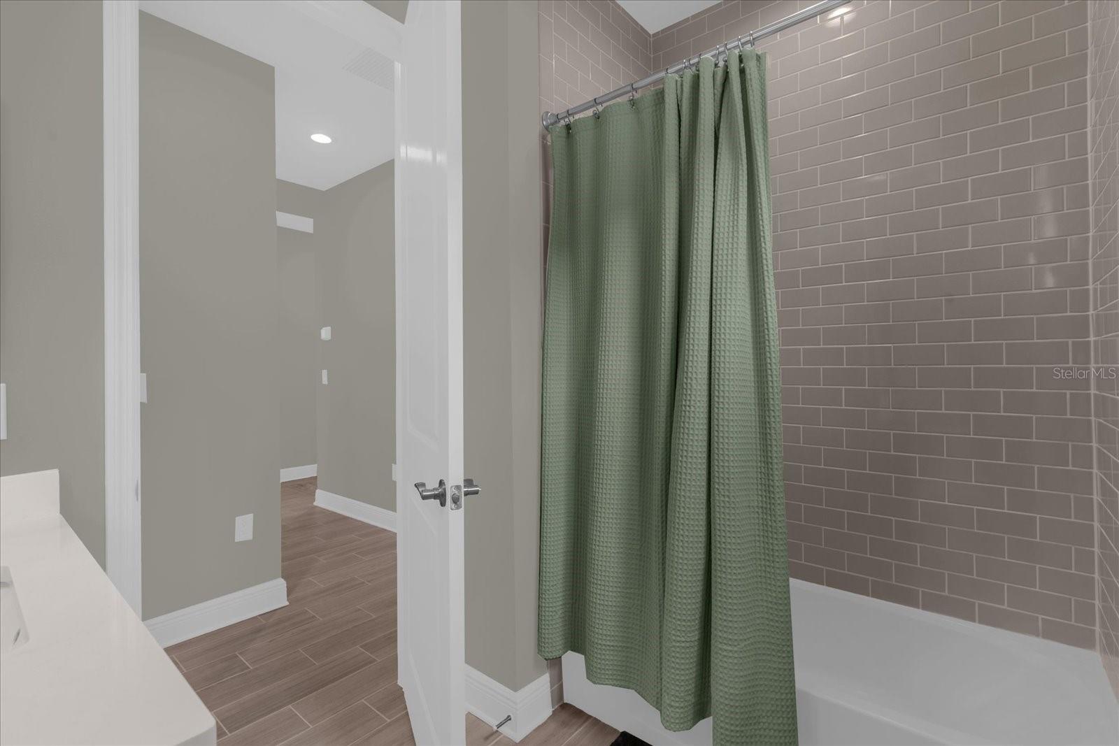 CANOE CRK PH IV - Residential