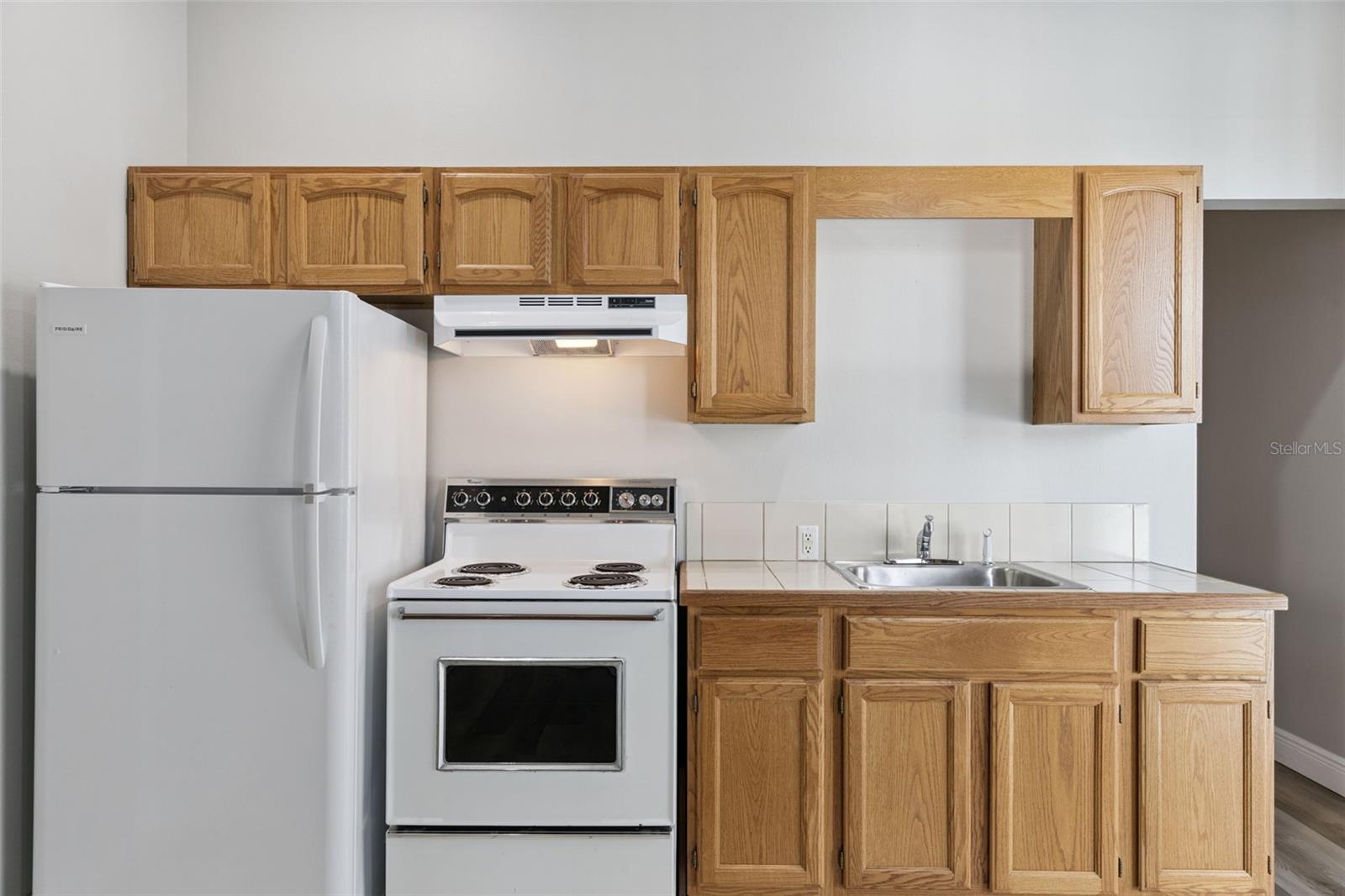 ACADEMY OAKS - Residential