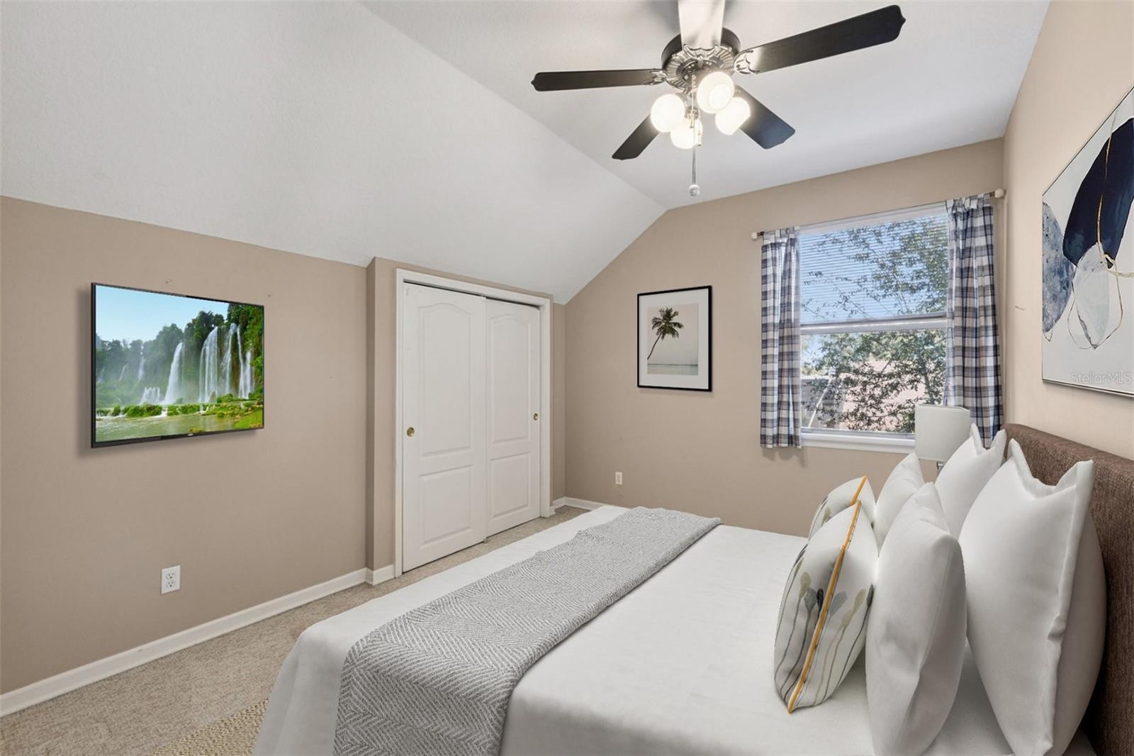 ACADEMY OAKS - Residential