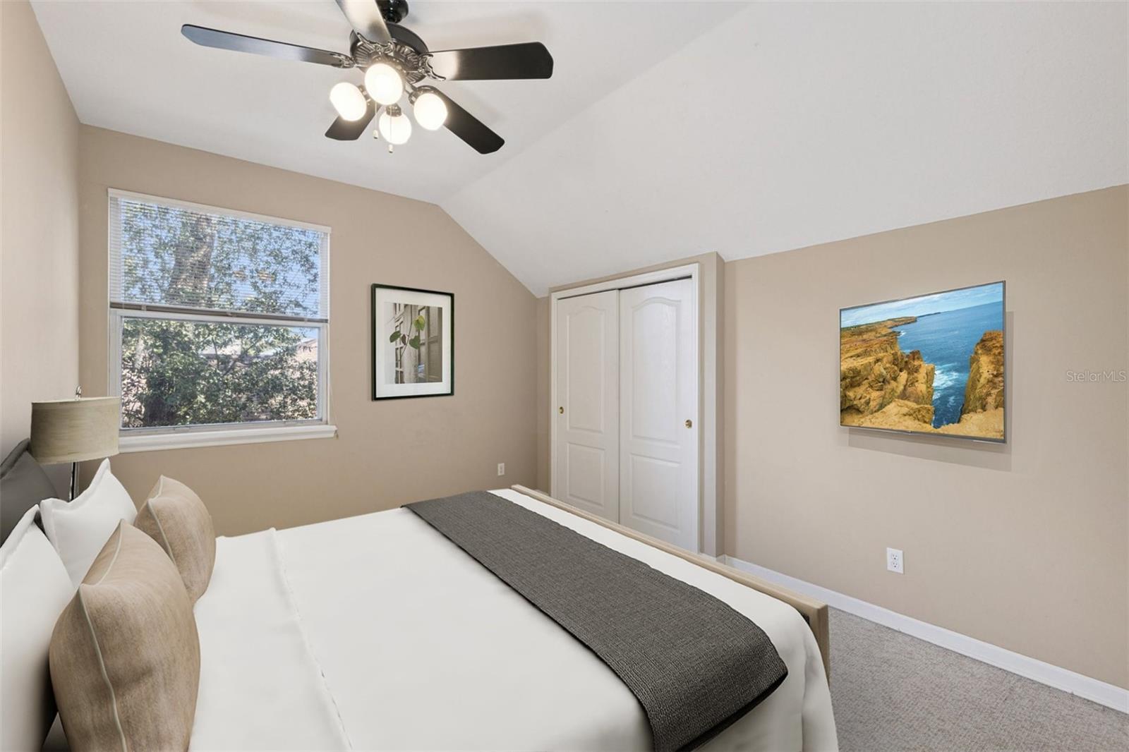 ACADEMY OAKS - Residential