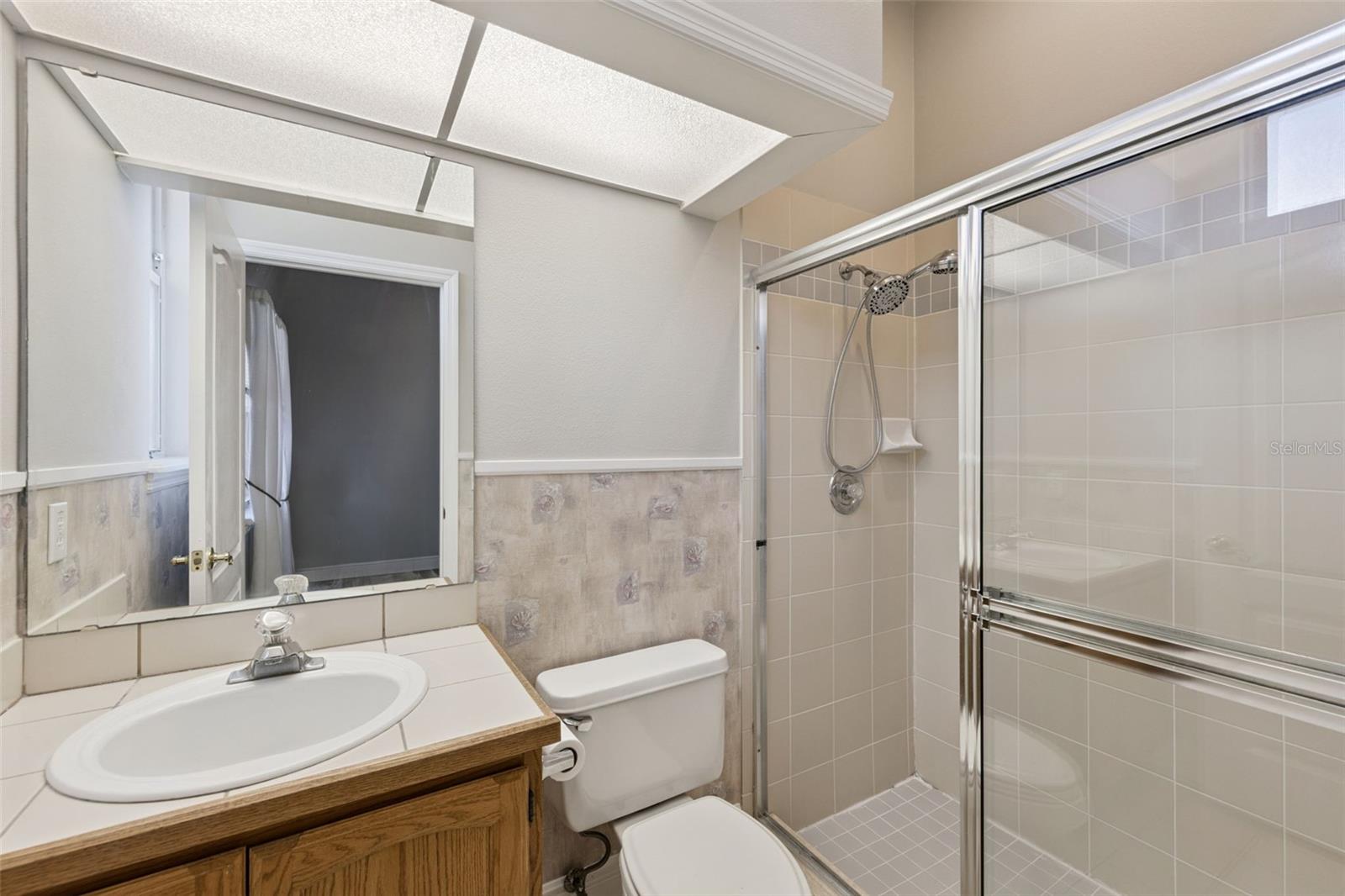 ACADEMY OAKS - Residential